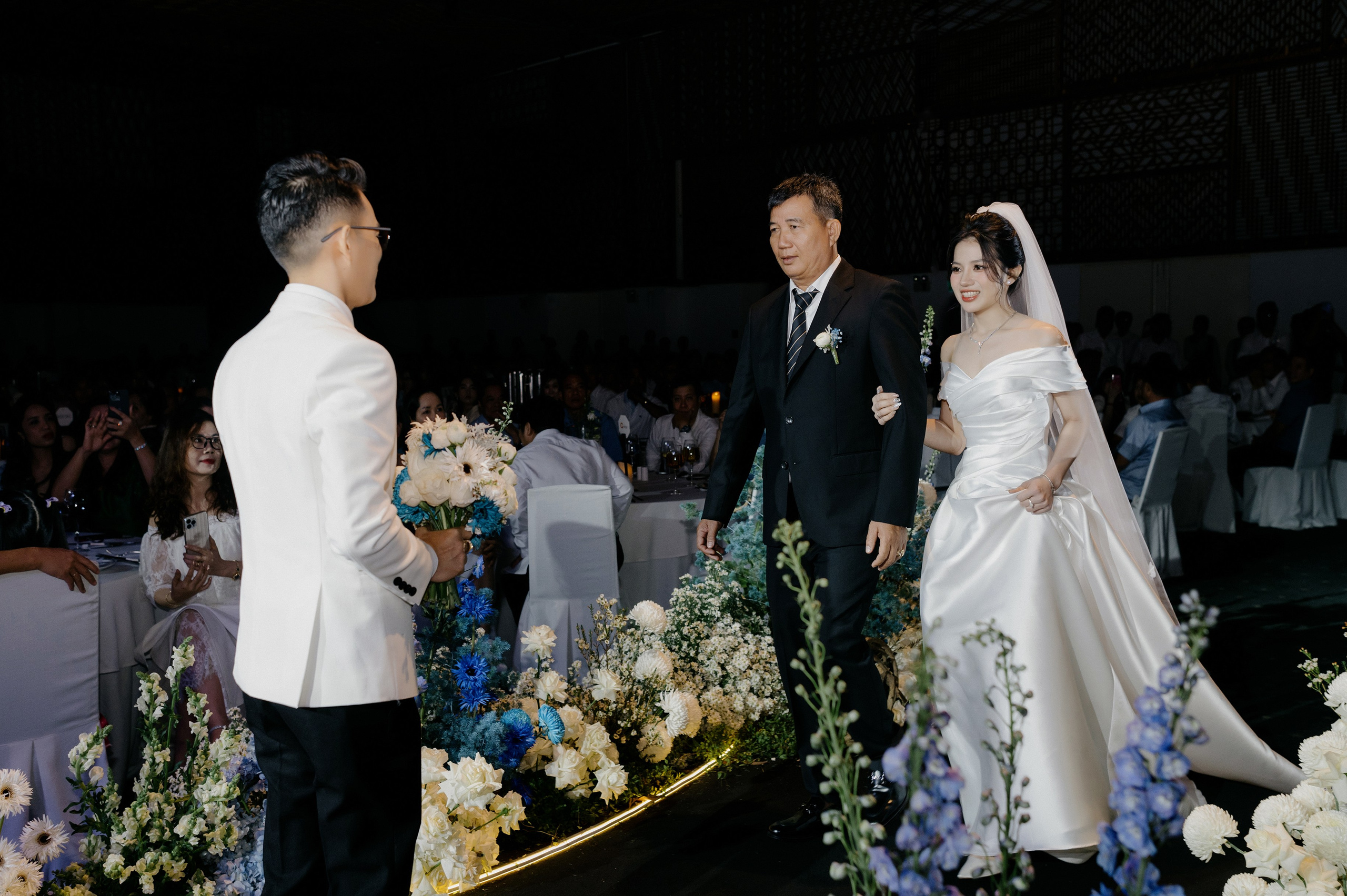 THANH THUÝ & TRỌNG KỶ. Nhiếp ảnh gia đám cưới hàng đầu tại Thành Phố Hồ Chí Minh