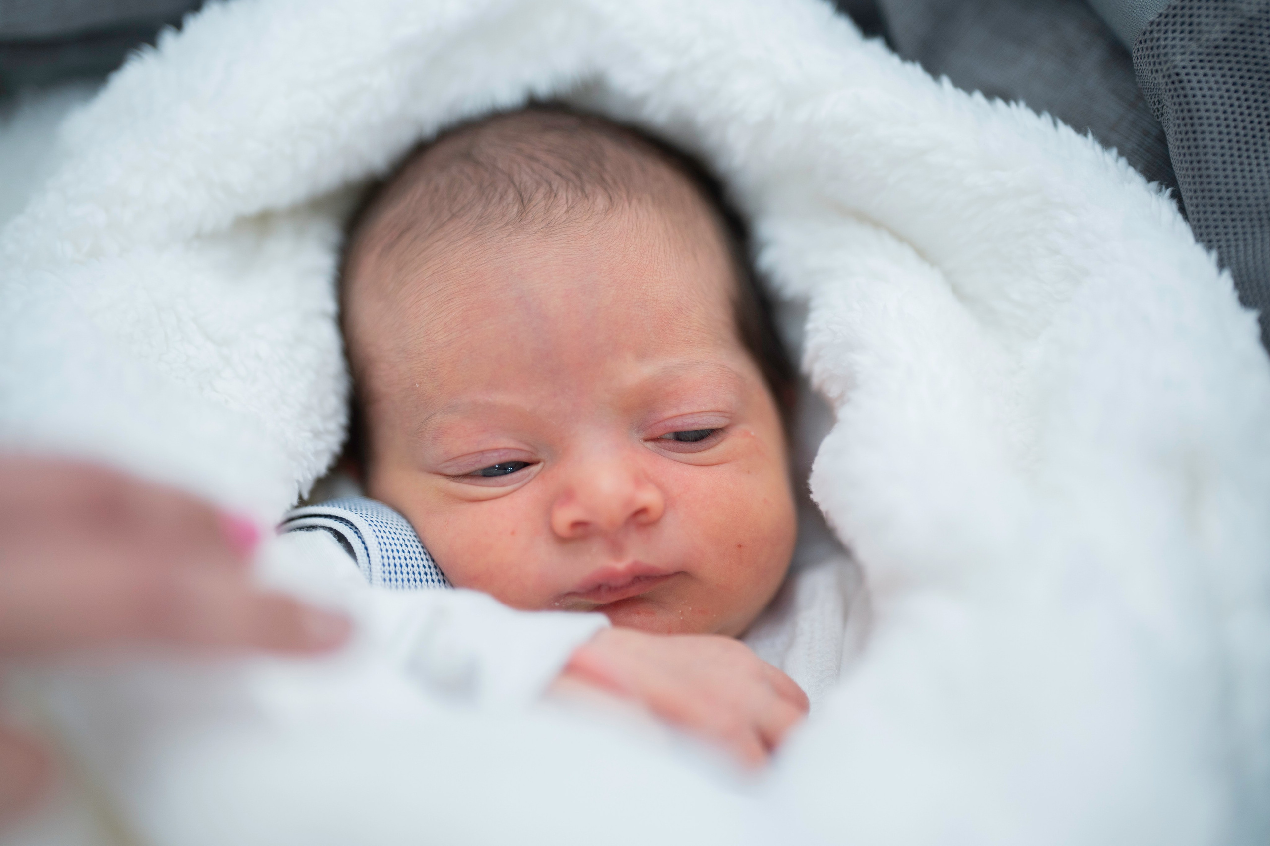 הברית של יוסף וחנה. יוסף מזרחי צילום חתונה, ברית וזוגיות. צלם מקצועי שאוהב להוציא אתכם הכי יפים ברגעים הכי מרגשים