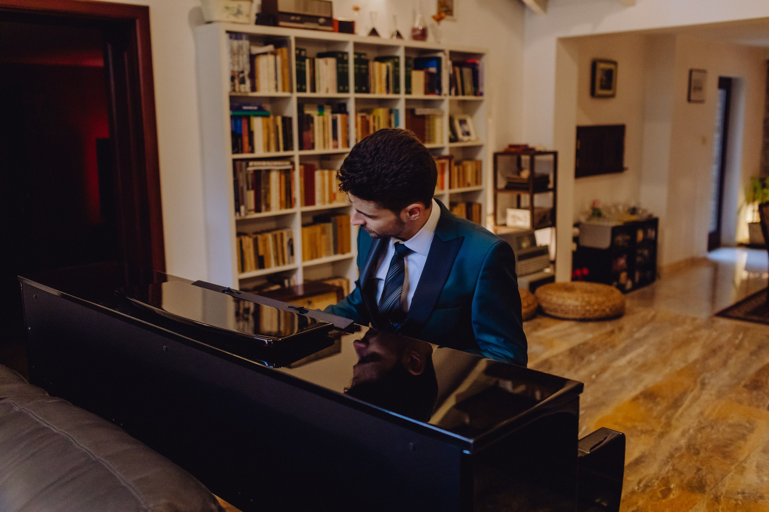 Andrei & Roxana. Wedding & couple photographer from Romania Rut Vetan