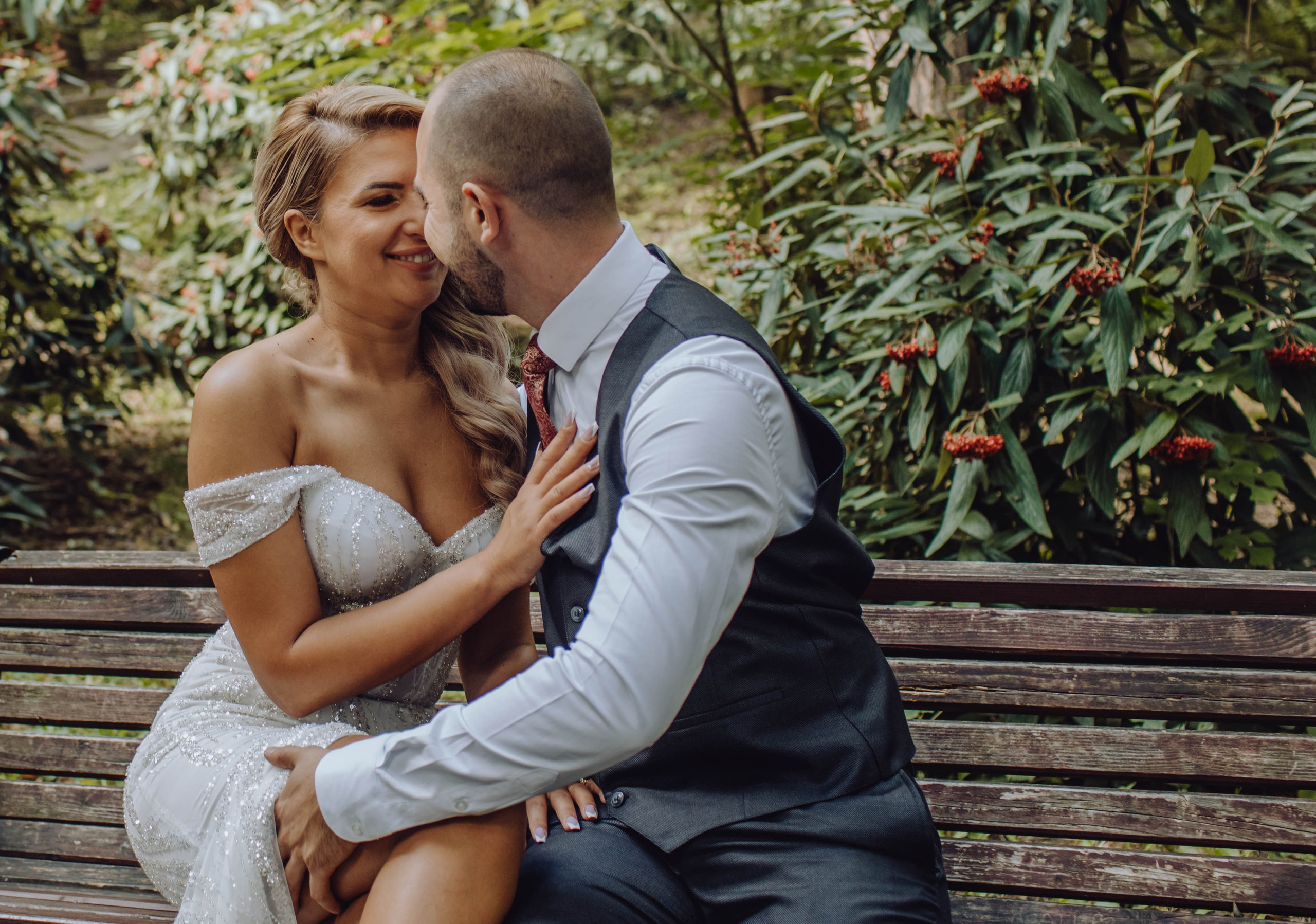 Liviu & Simona. Wedding & couple photographer from Romania Rut Vetan