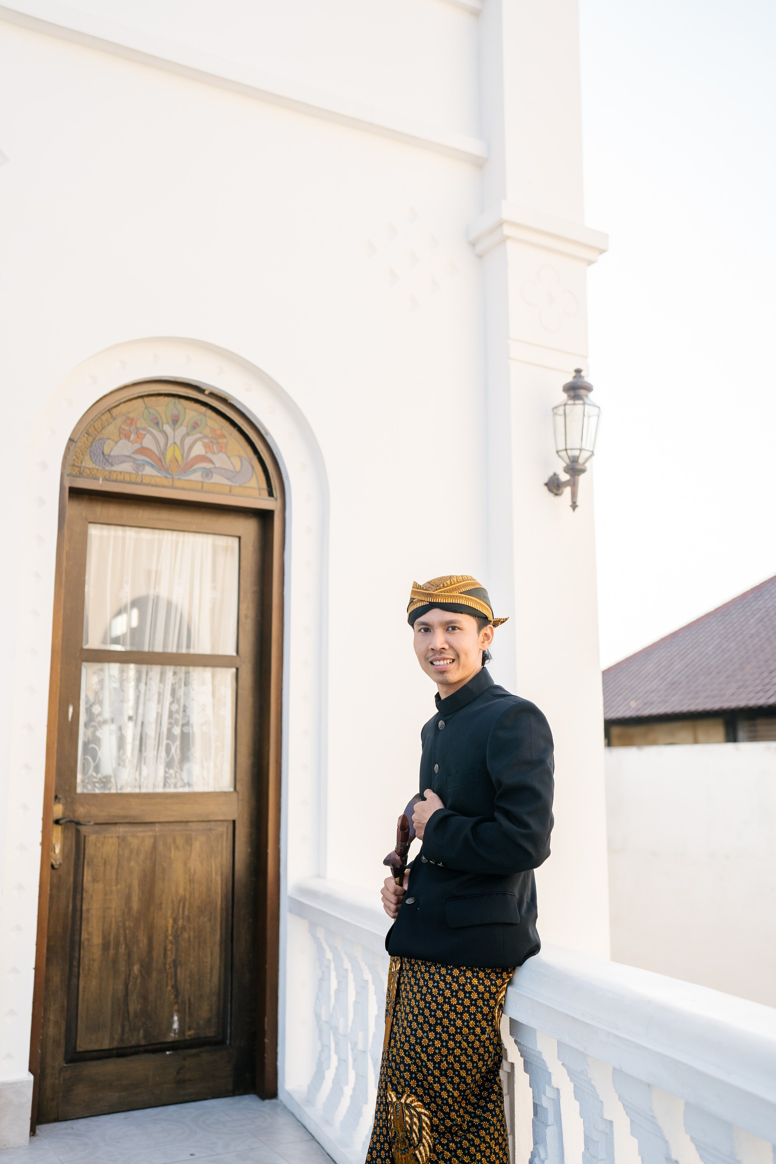 Prewedding Photo Shoot with Javanese style. Female Photographer in Bali