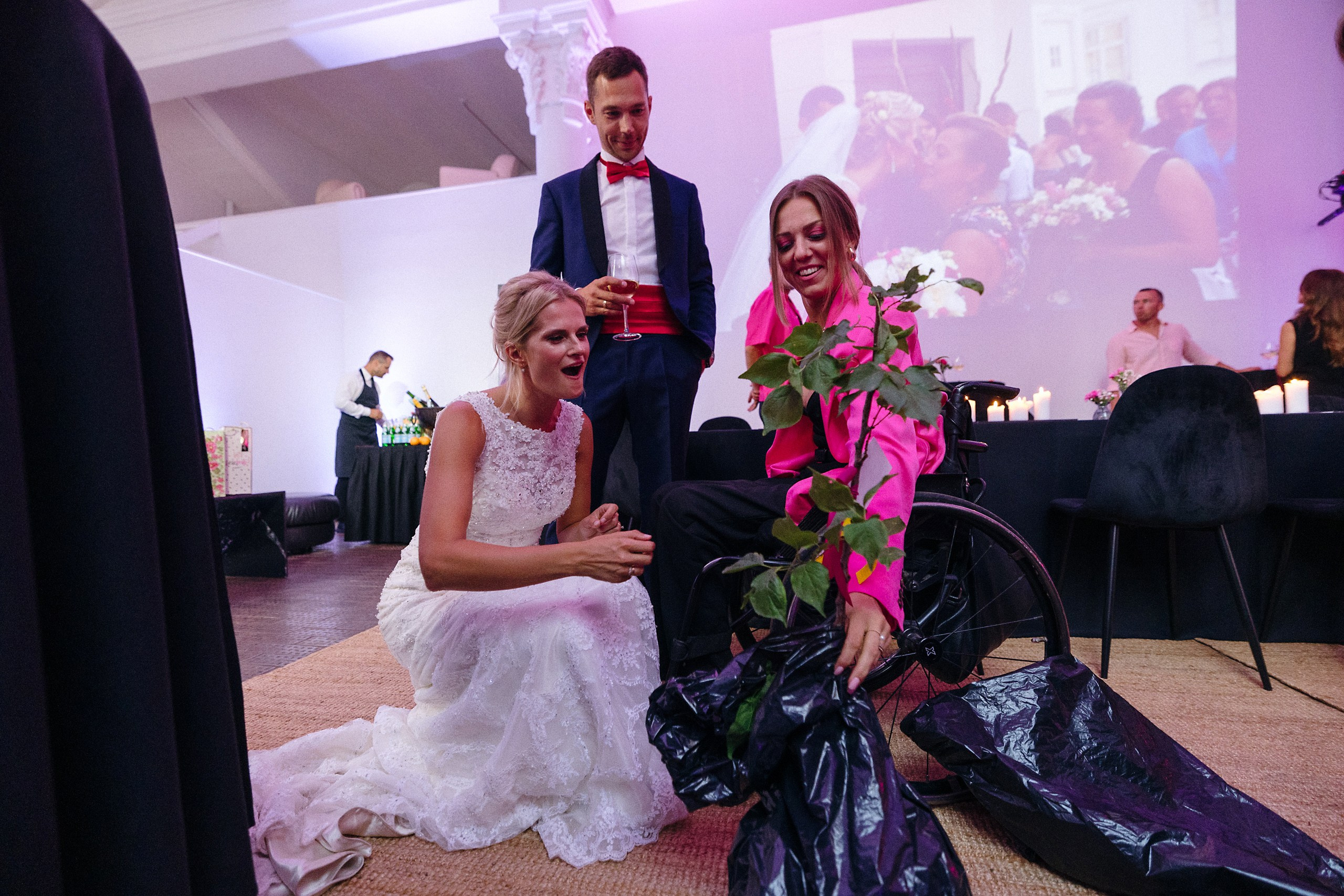 Юбилей свадьбы — 10 лет вместе, Porsche, страсть и стильная фотосессия в Риге. Евгений Тимофеев | Свадебный и контент-фотограф и видеограф в Риге