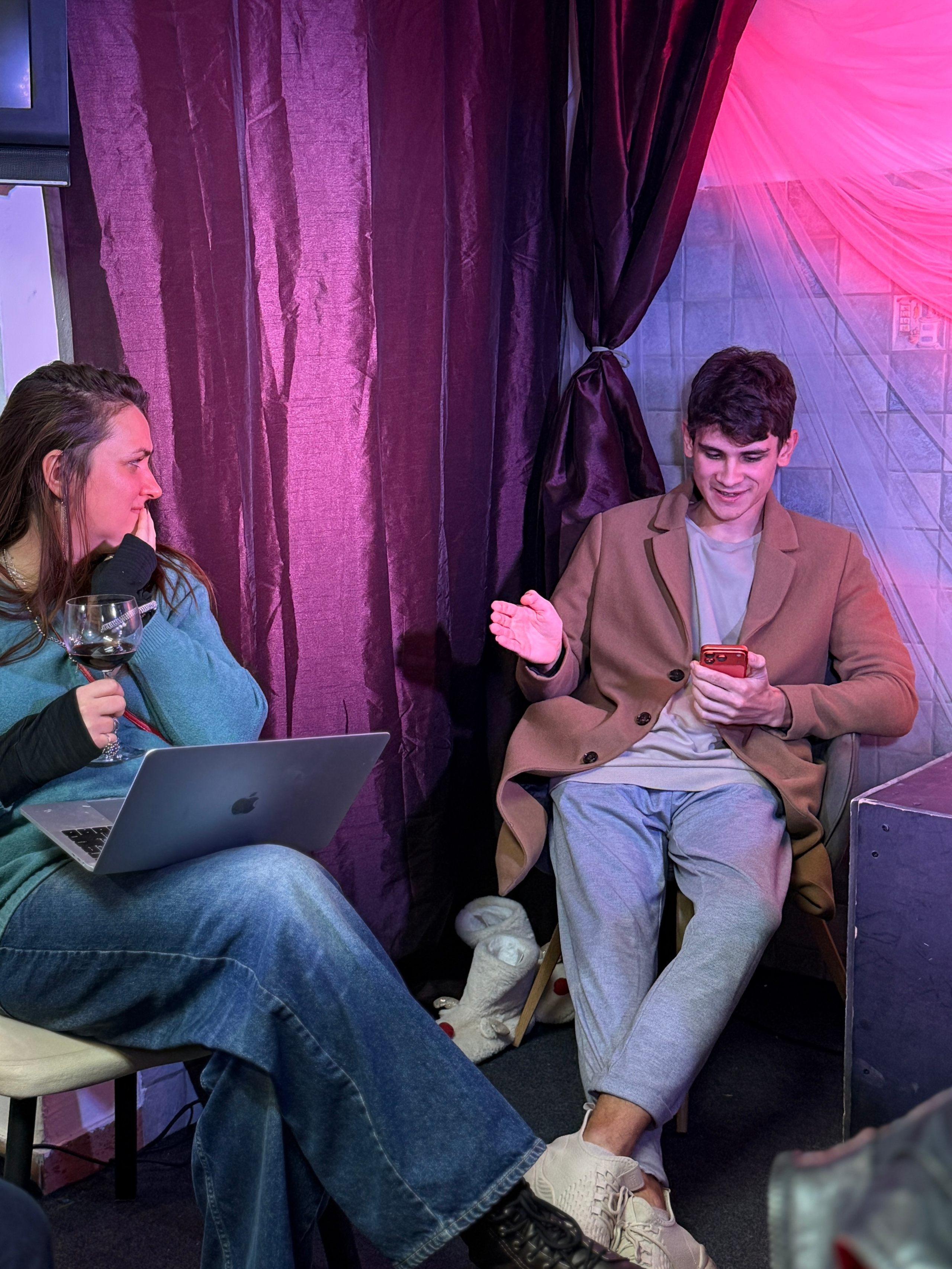 Фоторепортаж вистави у Будві. Портретний фотограф Альона Новгородцева