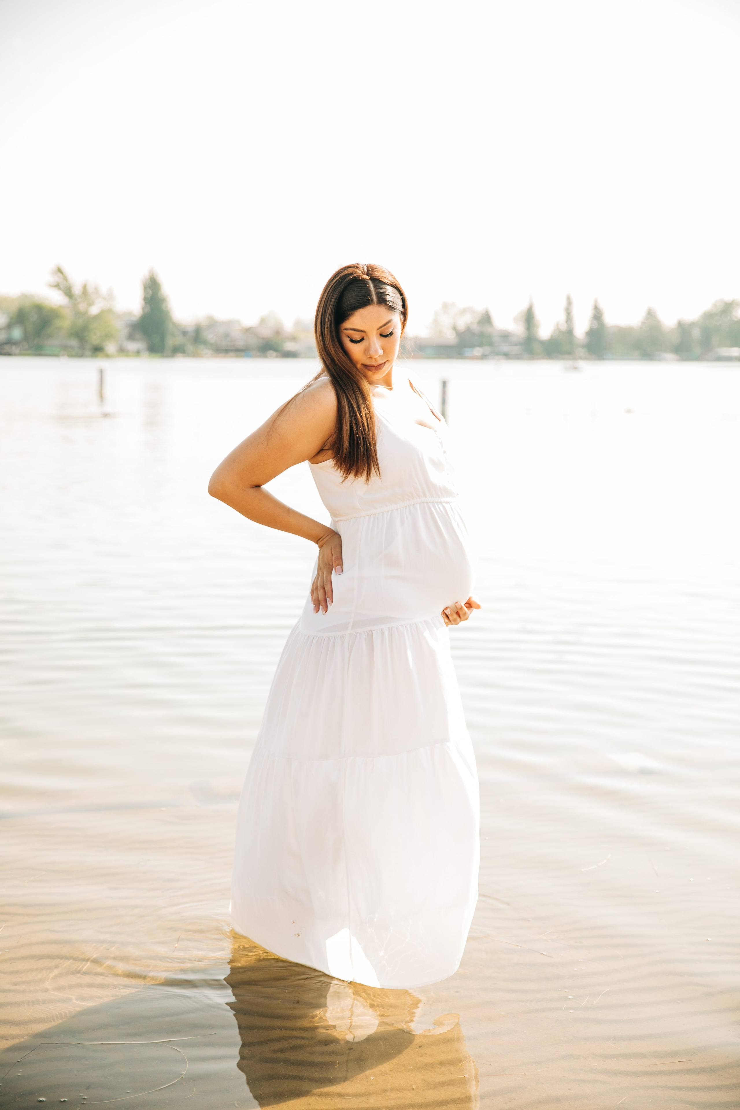Maternity Photos — Isa — Chestermere. Fotografía accesible en Calgary