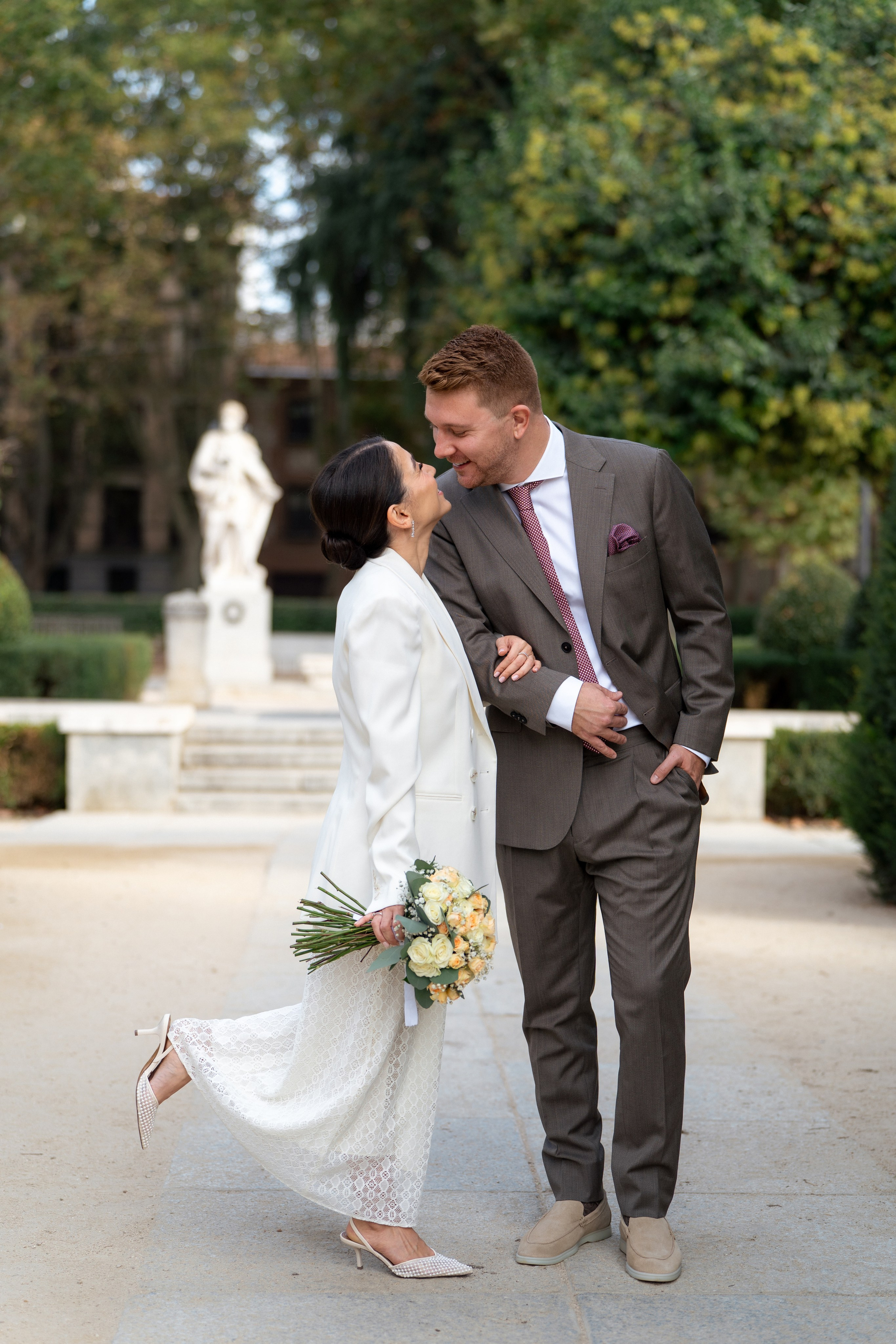 Elopement photoshoot in Madrid city centre. Fotógrafo en Madrid, España. Alyona Belyaninova