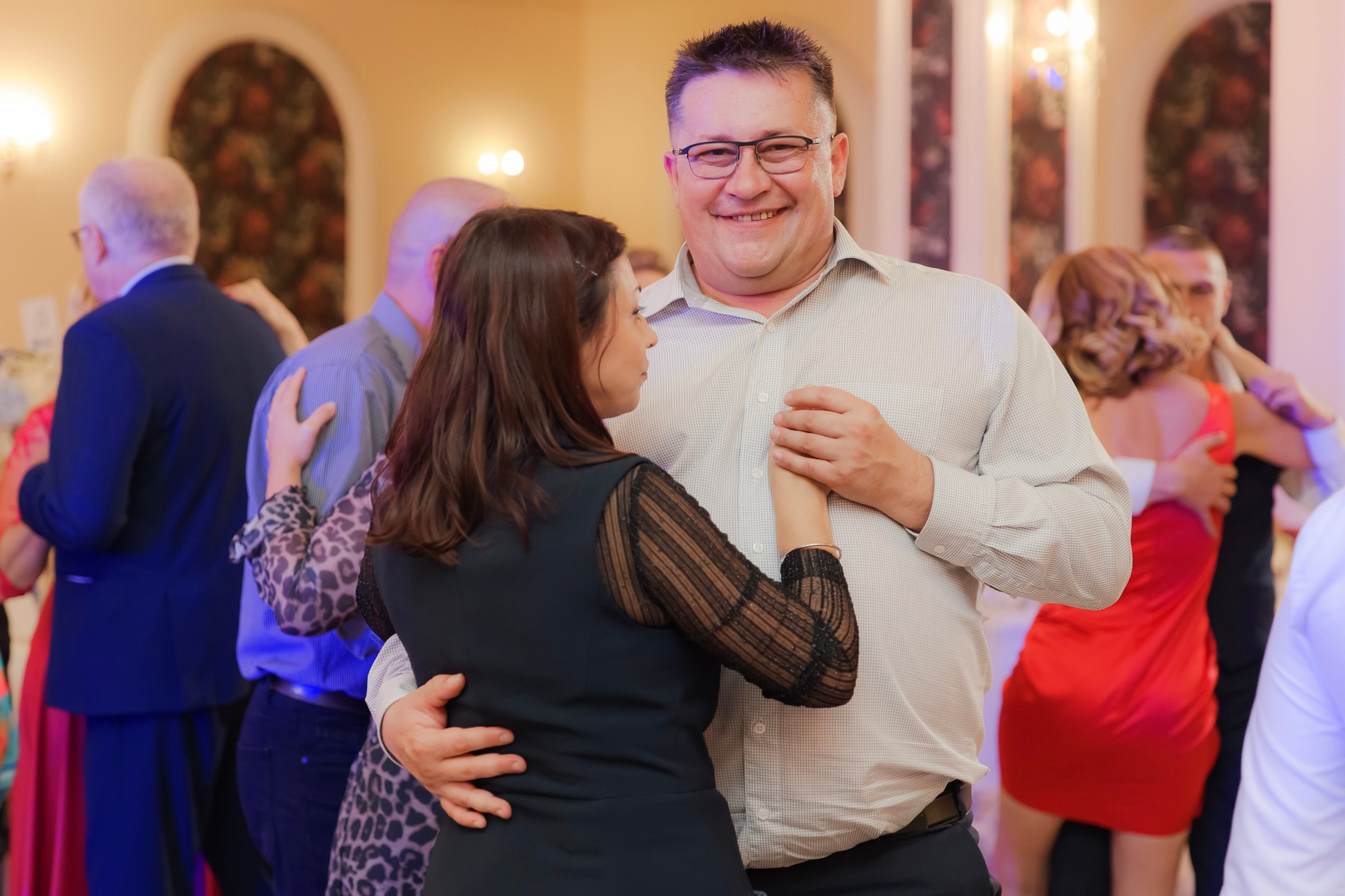 Mihai & Oana. Servicii foto-video profesionale, pentru momente de neuitat