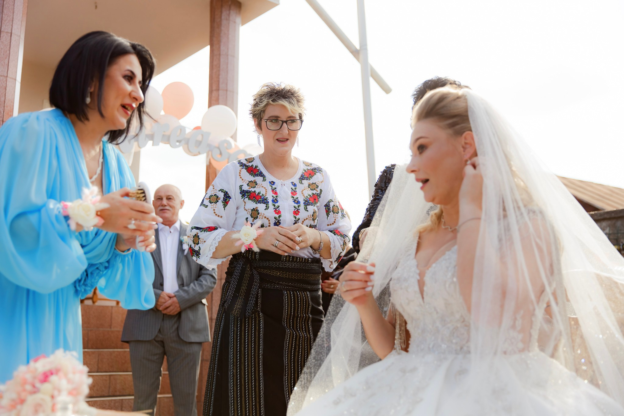 Mihai & Oana. Servicii foto-video profesionale, pentru momente de neuitat