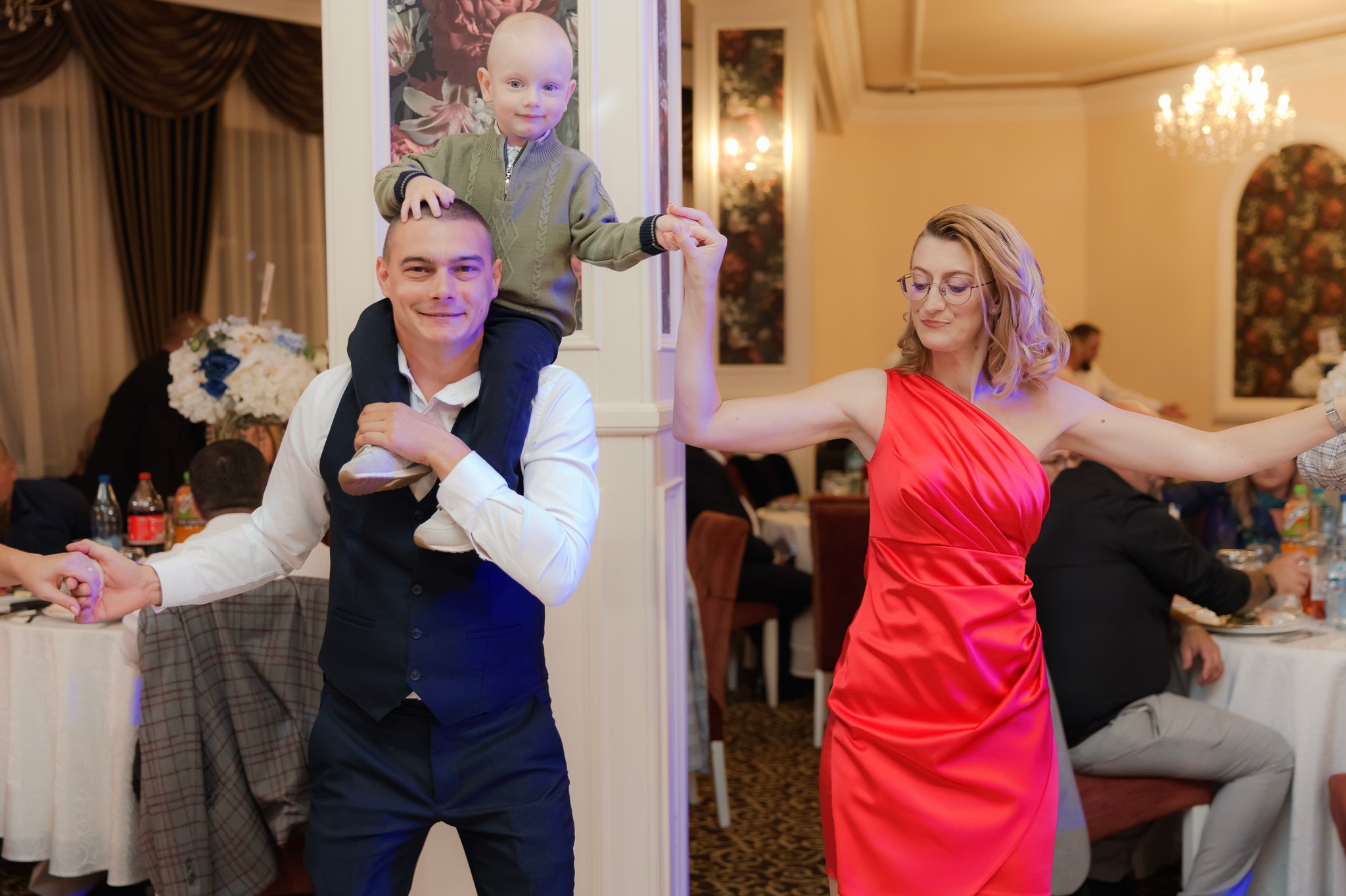 Mihai & Oana. Servicii foto-video profesionale, pentru momente de neuitat