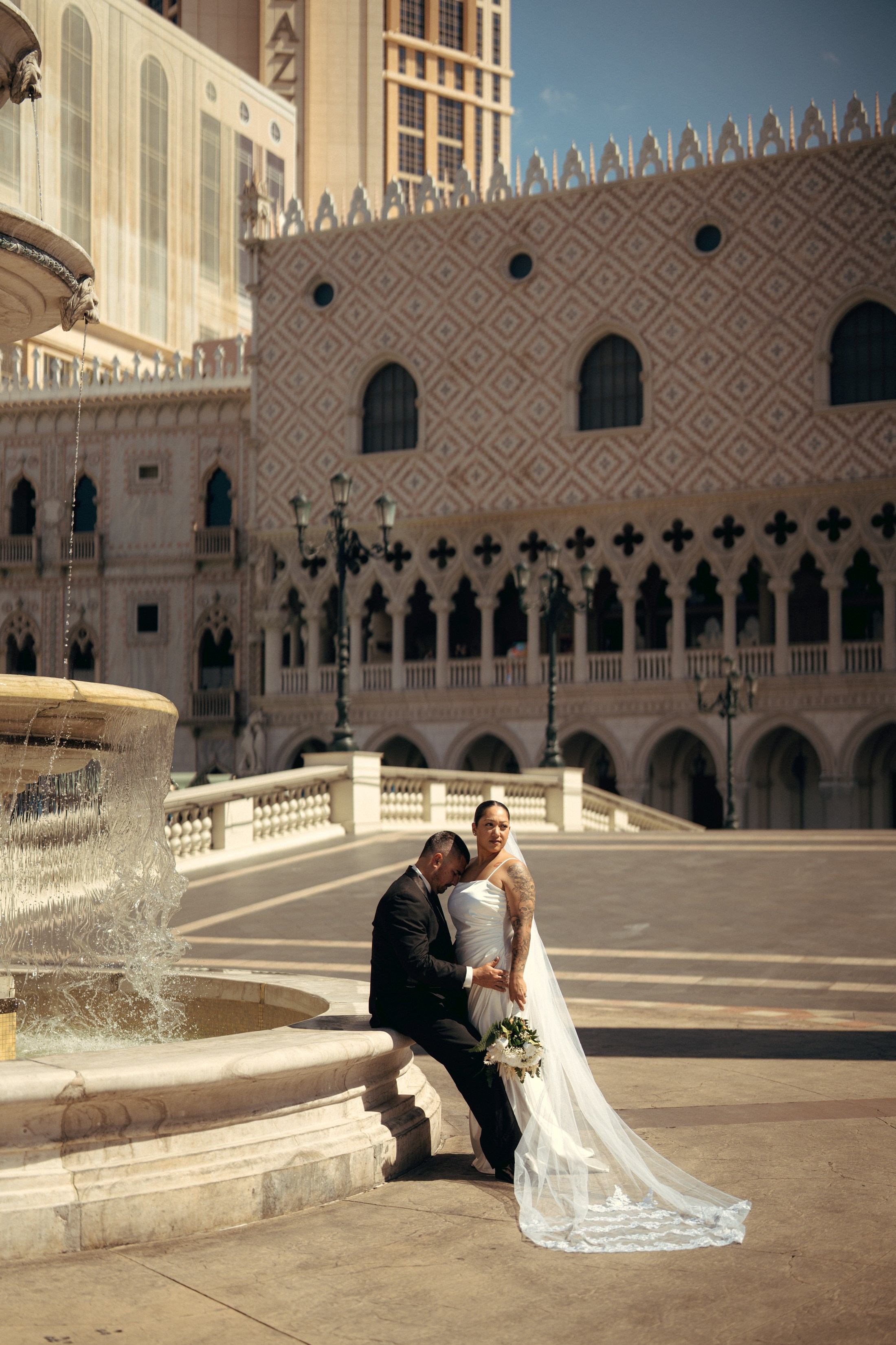 Noelani&Alex. Wedding & elopement photographer Viktoriya Kravtsov. Las Vegas
