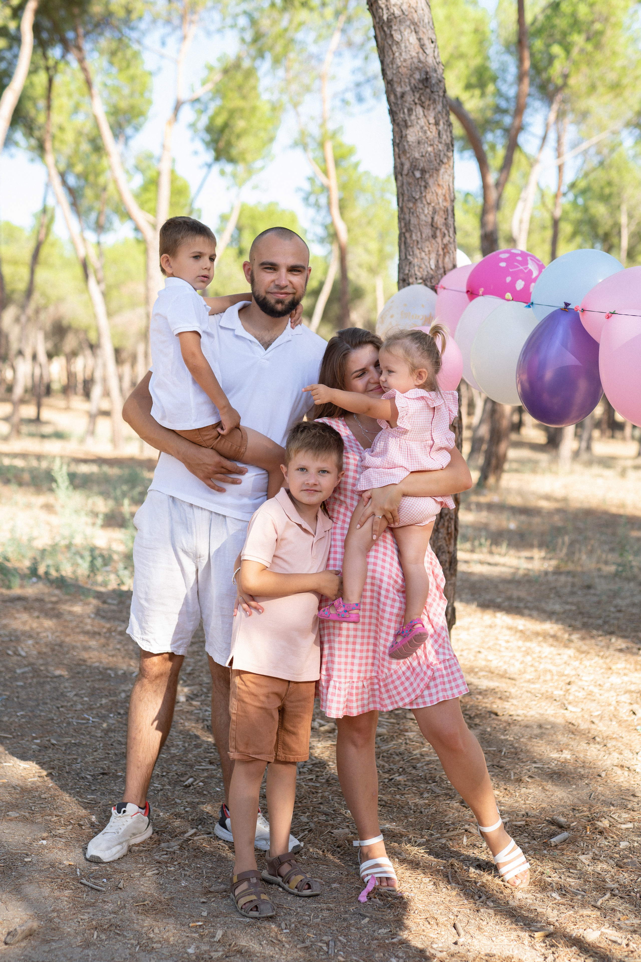 Family event celebration photo shooting. Photographer in Madrid, Spain. Alyona Belyaninova