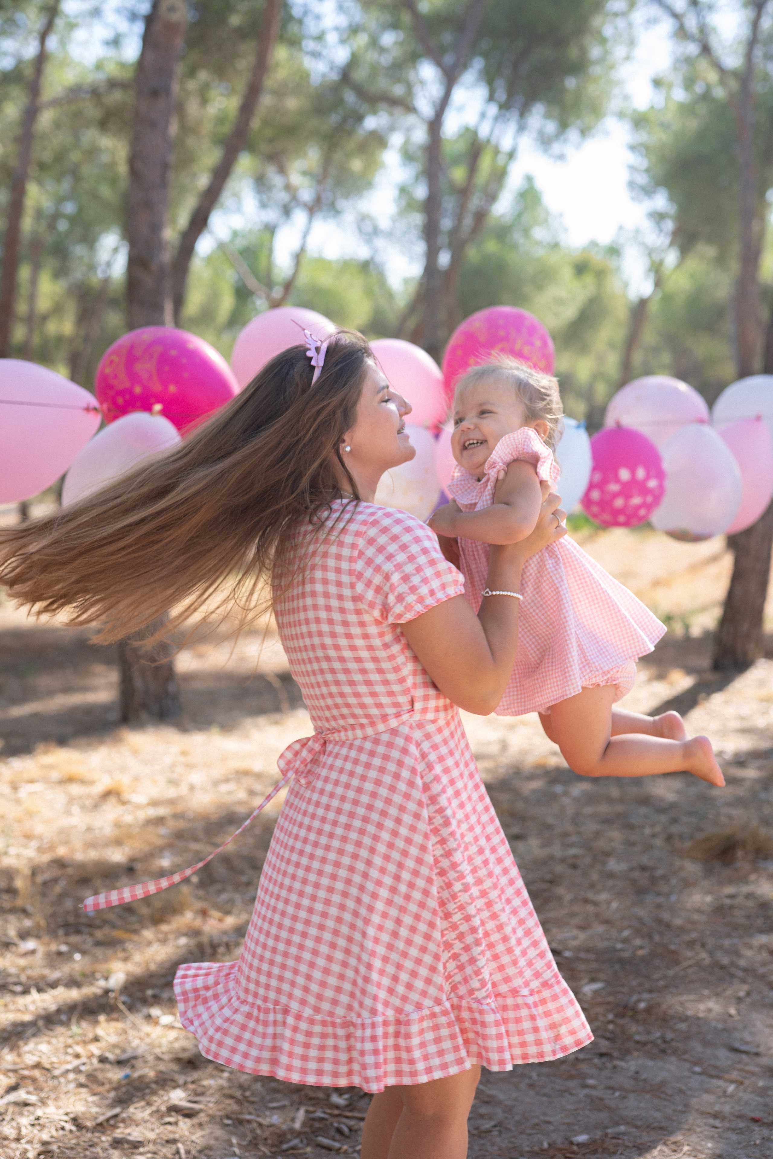 Family event celebration photo shooting. Photographer in Madrid, Spain. Alyona Belyaninova