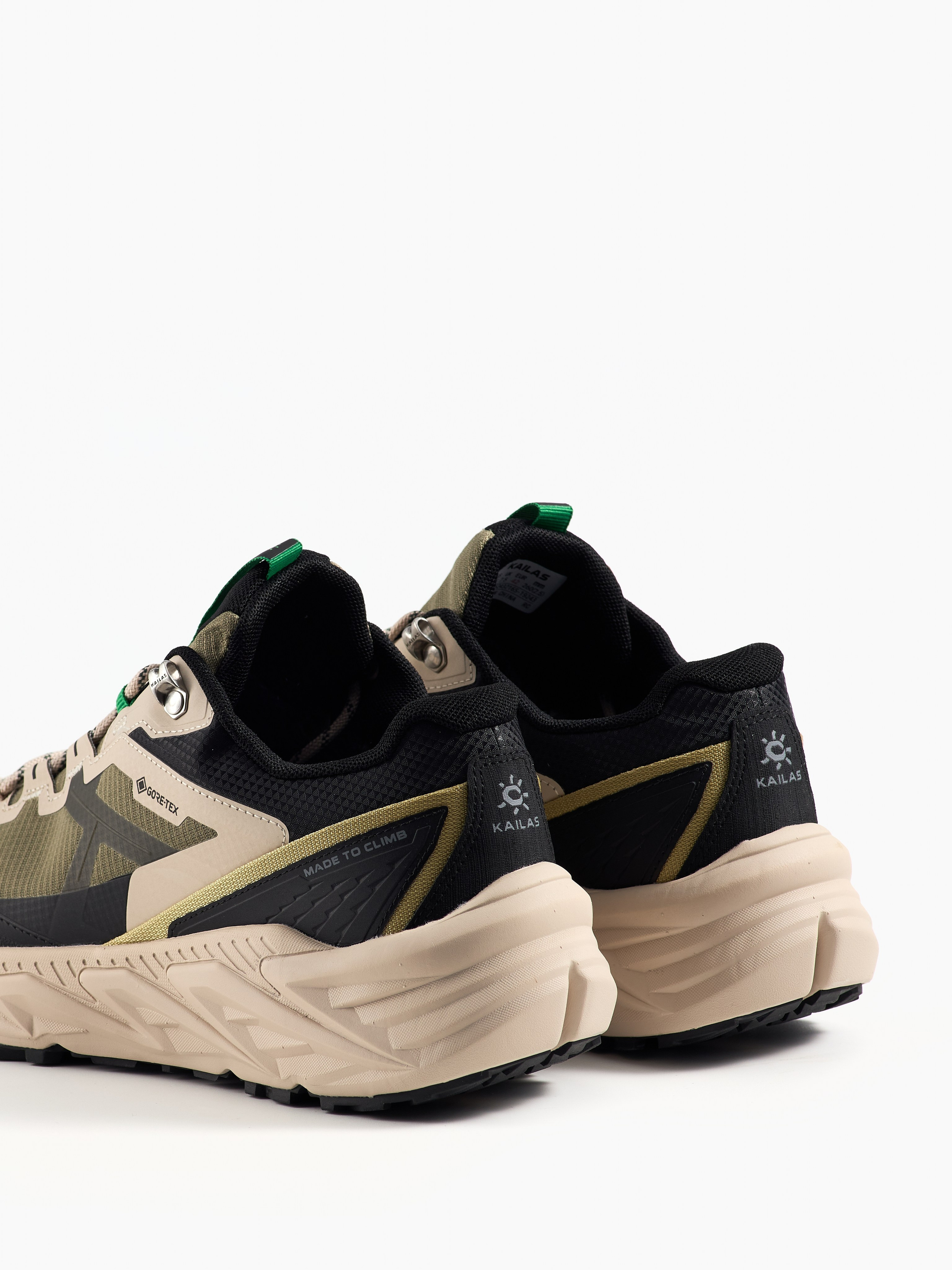 Съёмка обуви. Предметная фотосъемка в Алматы. Студия фото и видео съемки товаров