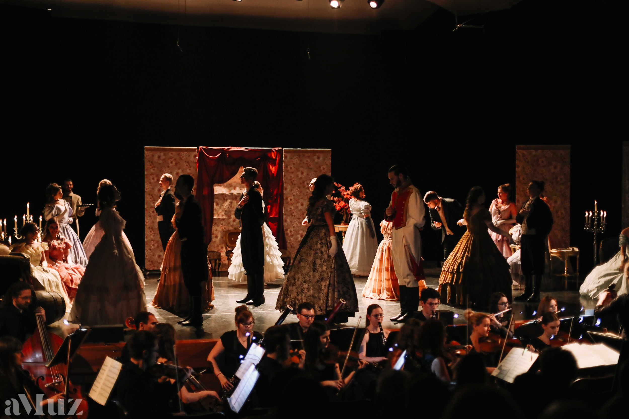 Opera Łąkowa. Fotograf Ślubny Warszawa - Sesje Biznesowe Rodzinne Eventy