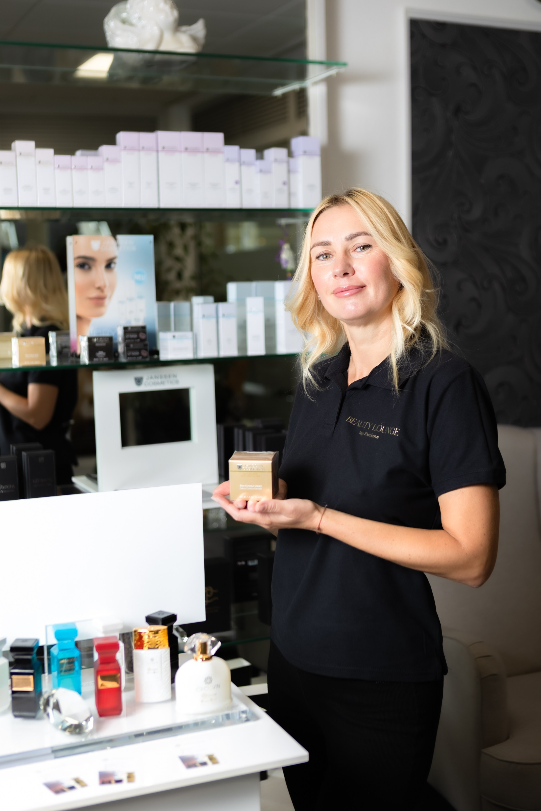 Nail & Beauty Lounge - by Ruslana. Adelya Tomin