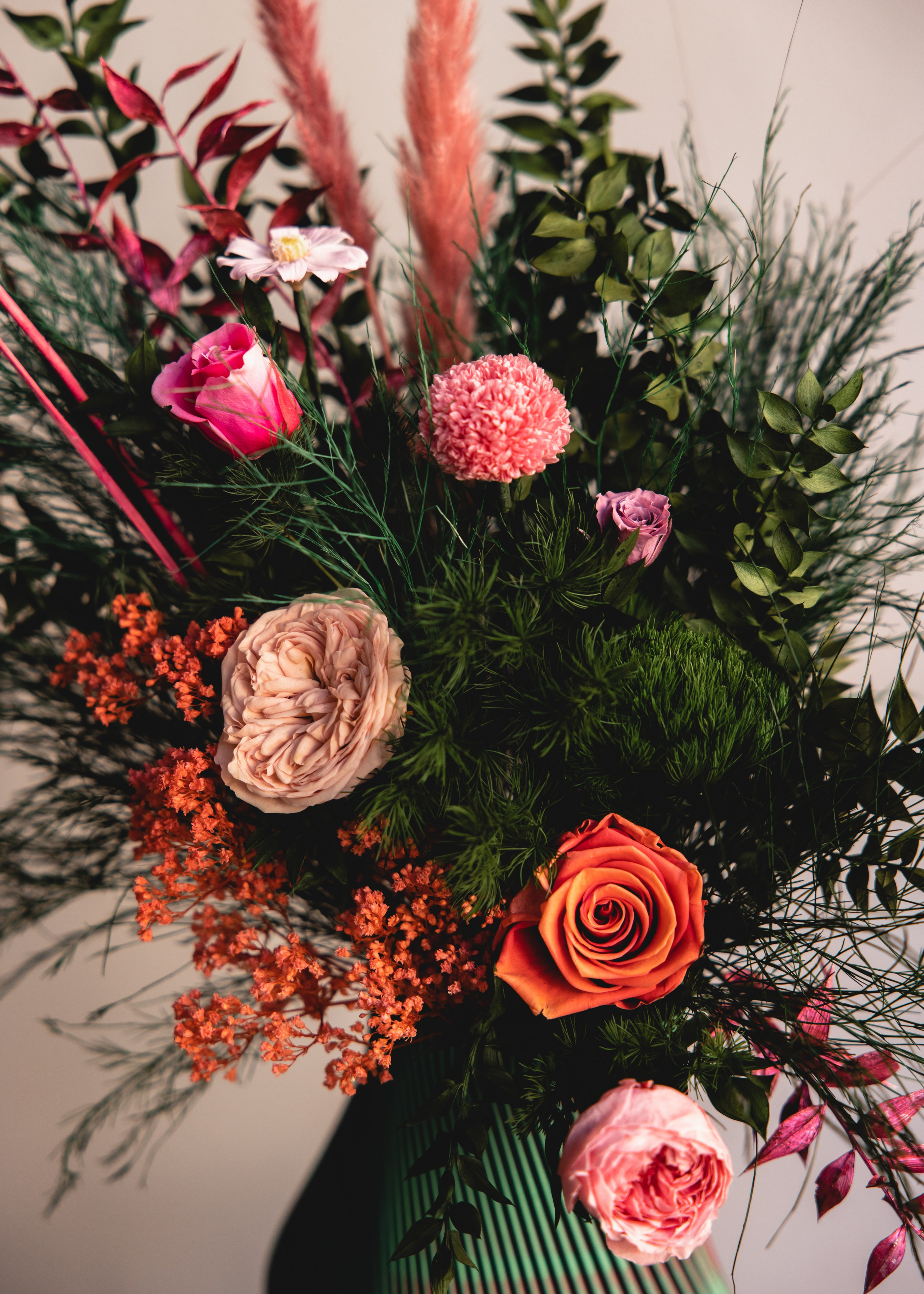 Wow blomster. Professional wedding photographer in Copenhagen, Denmark — Julia Byron