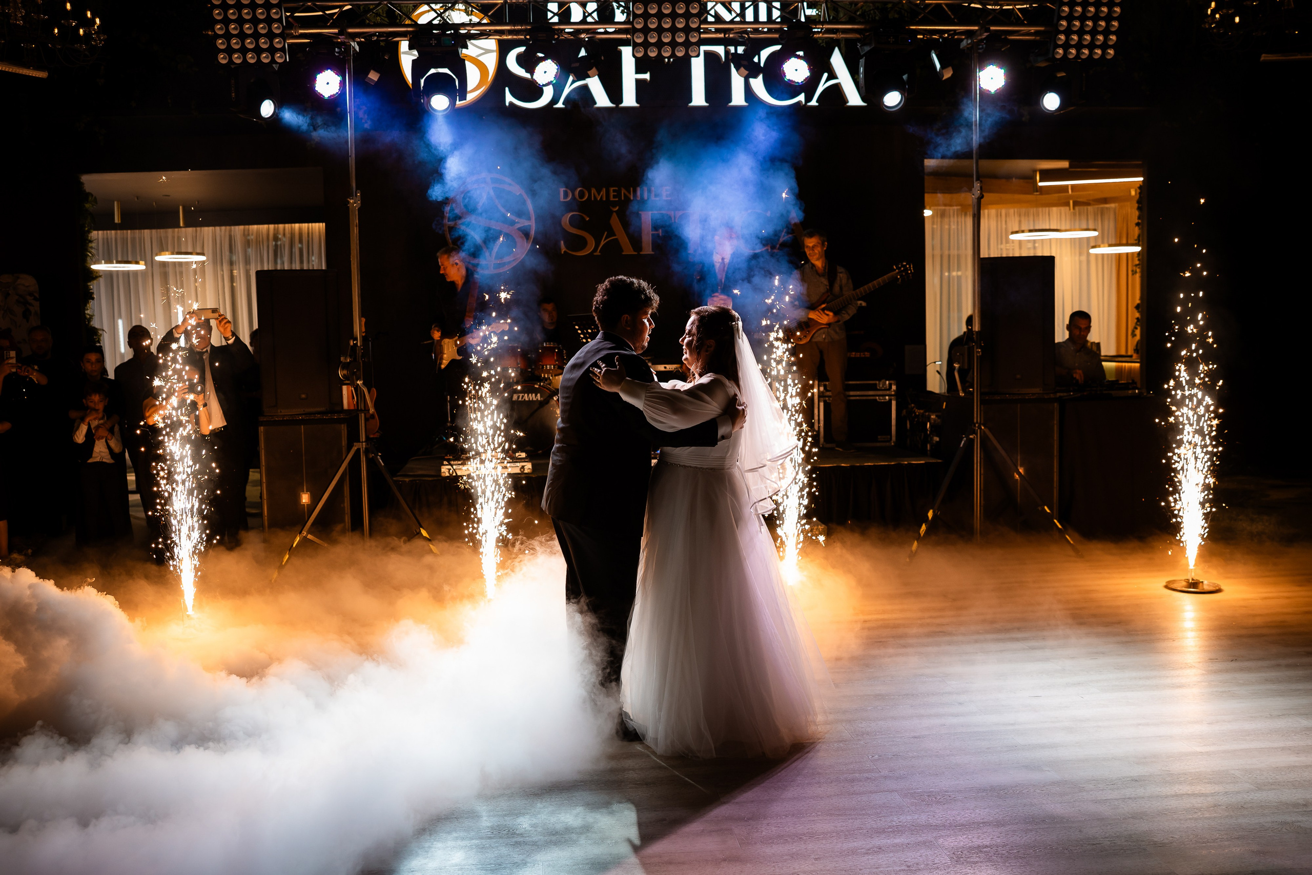 Andreea & Cătălin. Home