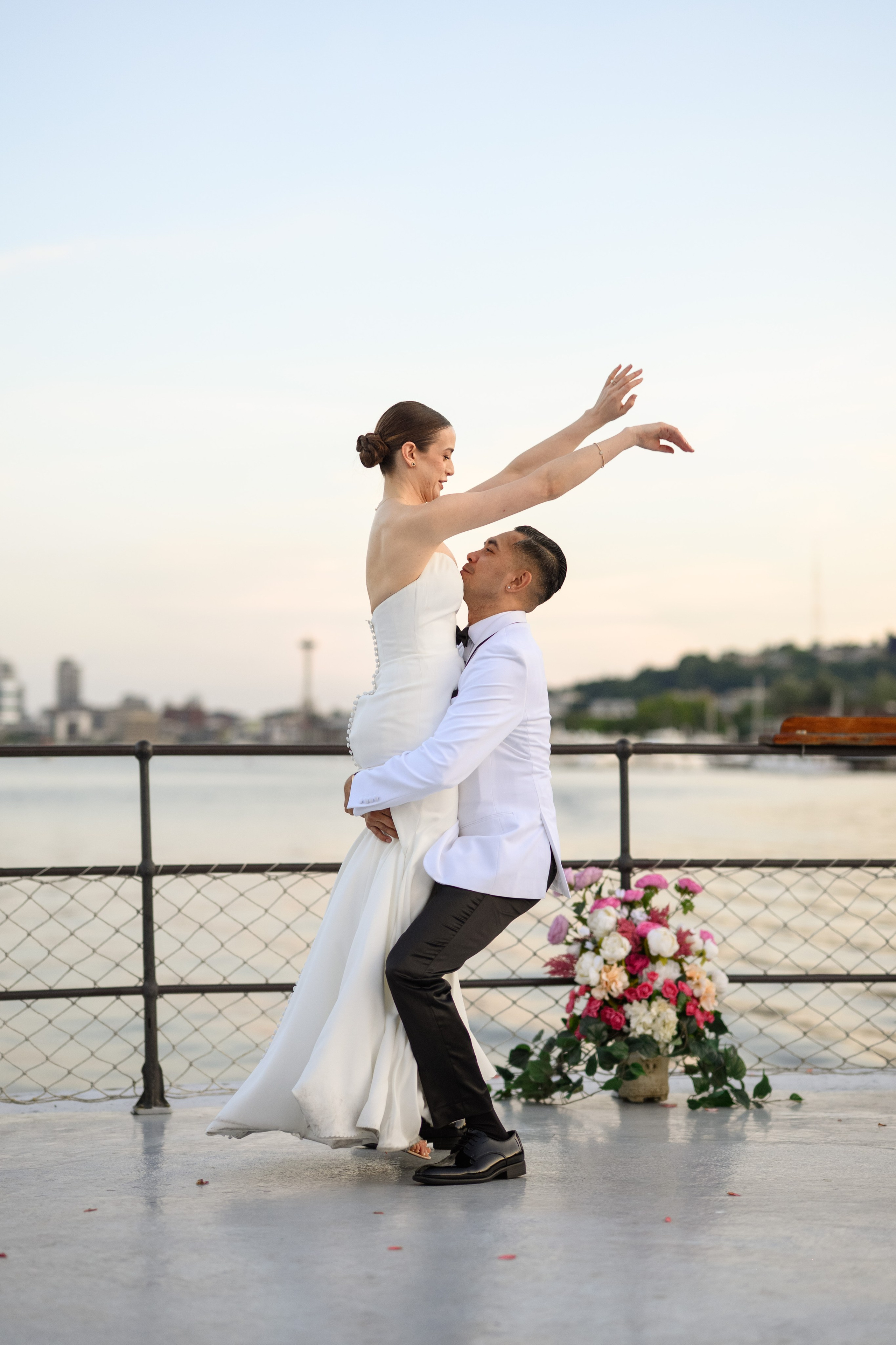Kevin & Katie. Wedding & portrait photography in the Seattle Area. Helen Michelle photographer