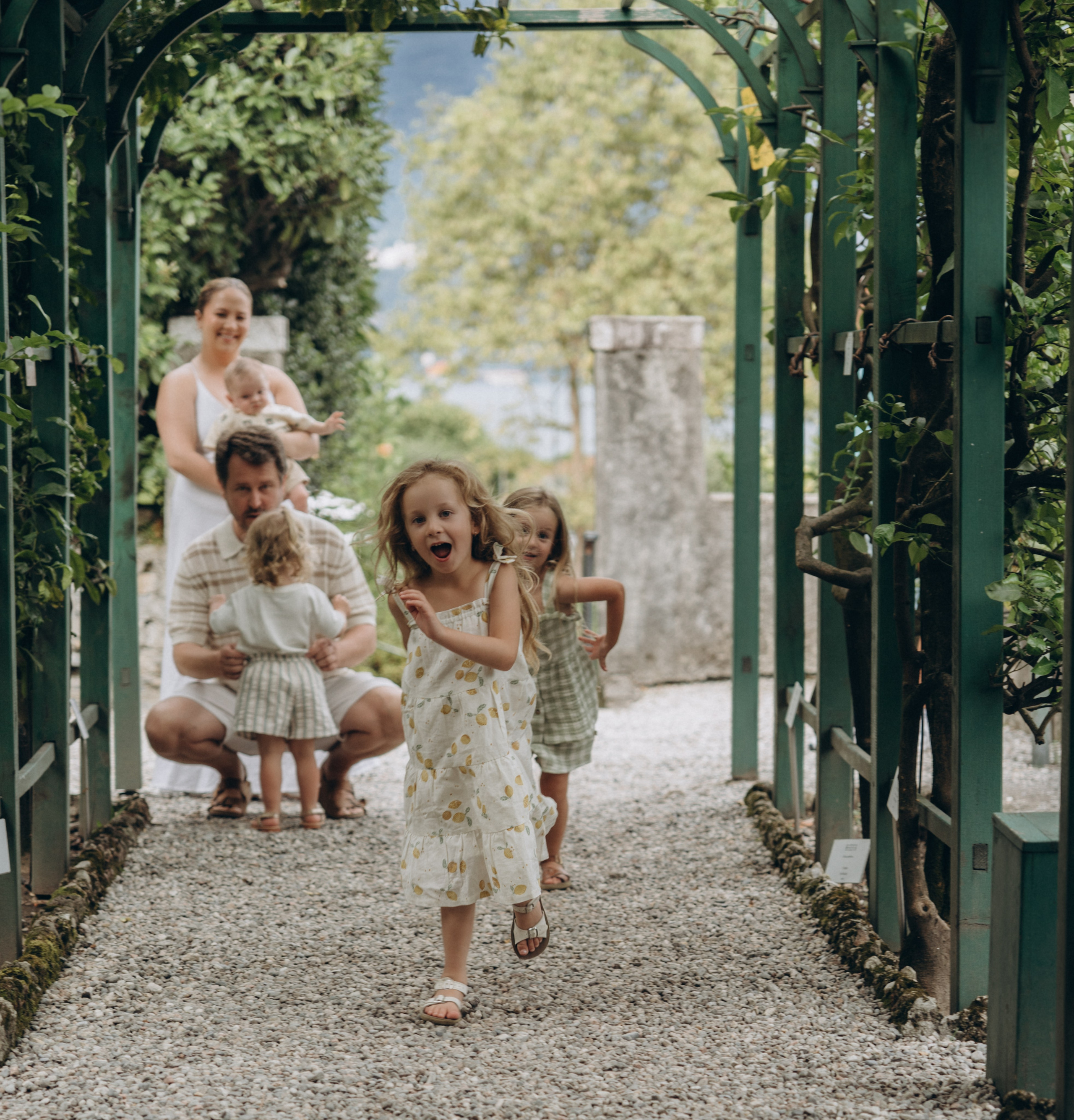 Family moments in Como Lake. PHOTOGRAPHER IN ITALY
