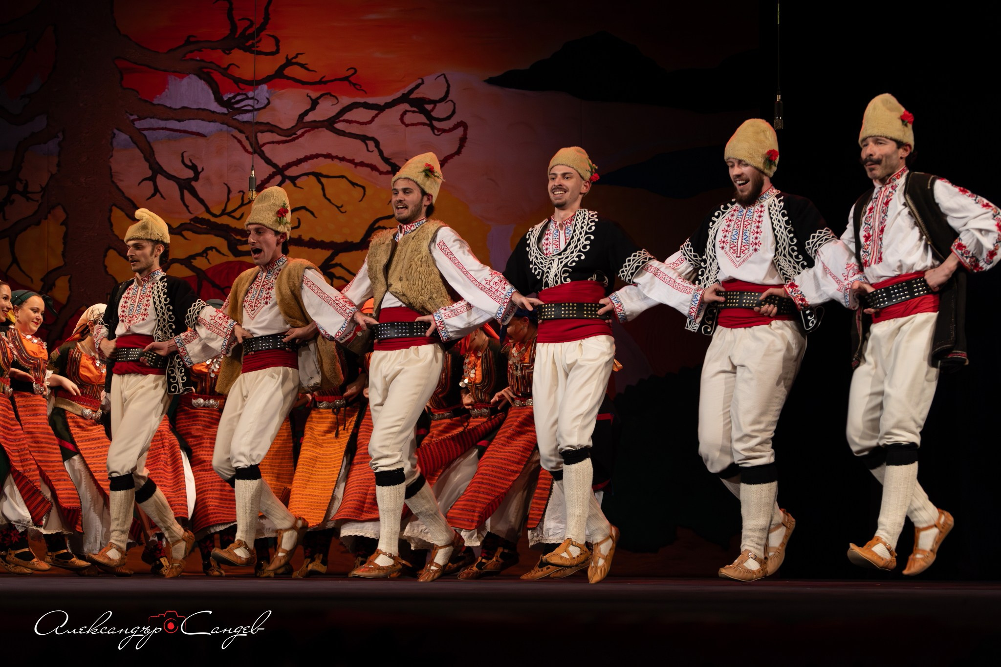 „Змейова сватба“, спектакъл на представителен ансамбъл „Шевица“ - 28.03.2026 -. Александър Сандев - website