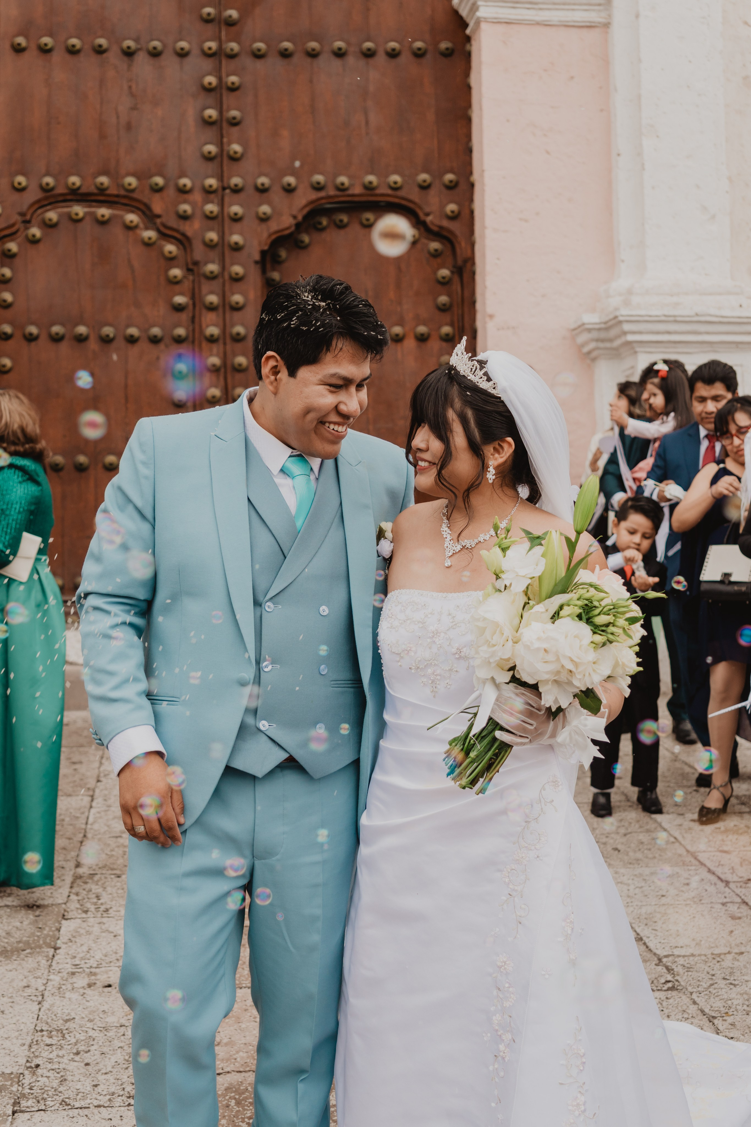 STEISY + EMMANUEL | BODA RELIGIOSA. Studio KVTA | Fotografía y Video de Bodas en Arequipa