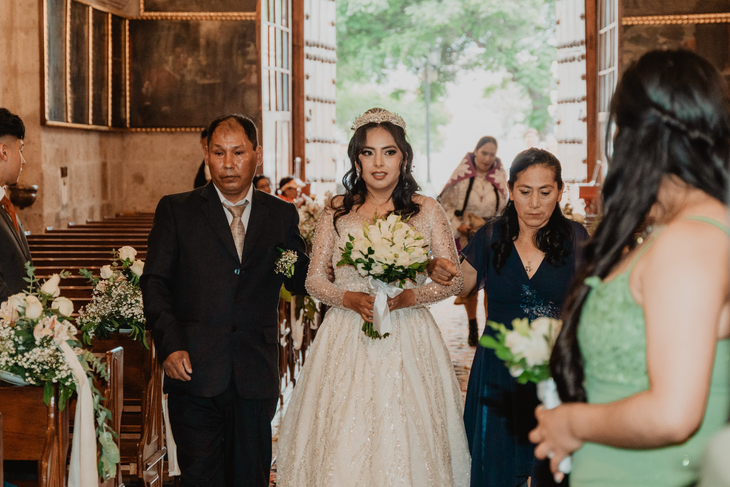 FERNANDO + MARIBEL | BODA RELIGIOSA. Studio KVTA | Fotografía y Video de Bodas en Arequipa