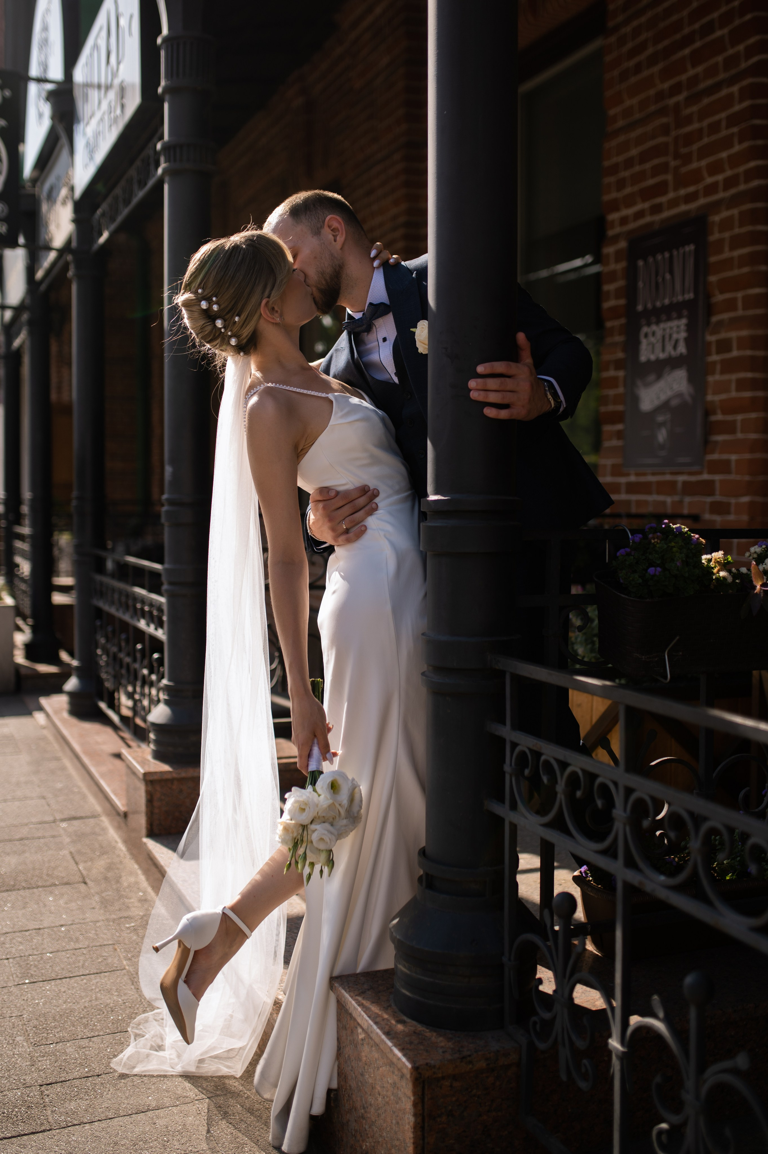 In your arms. Wedding and commercial photographer