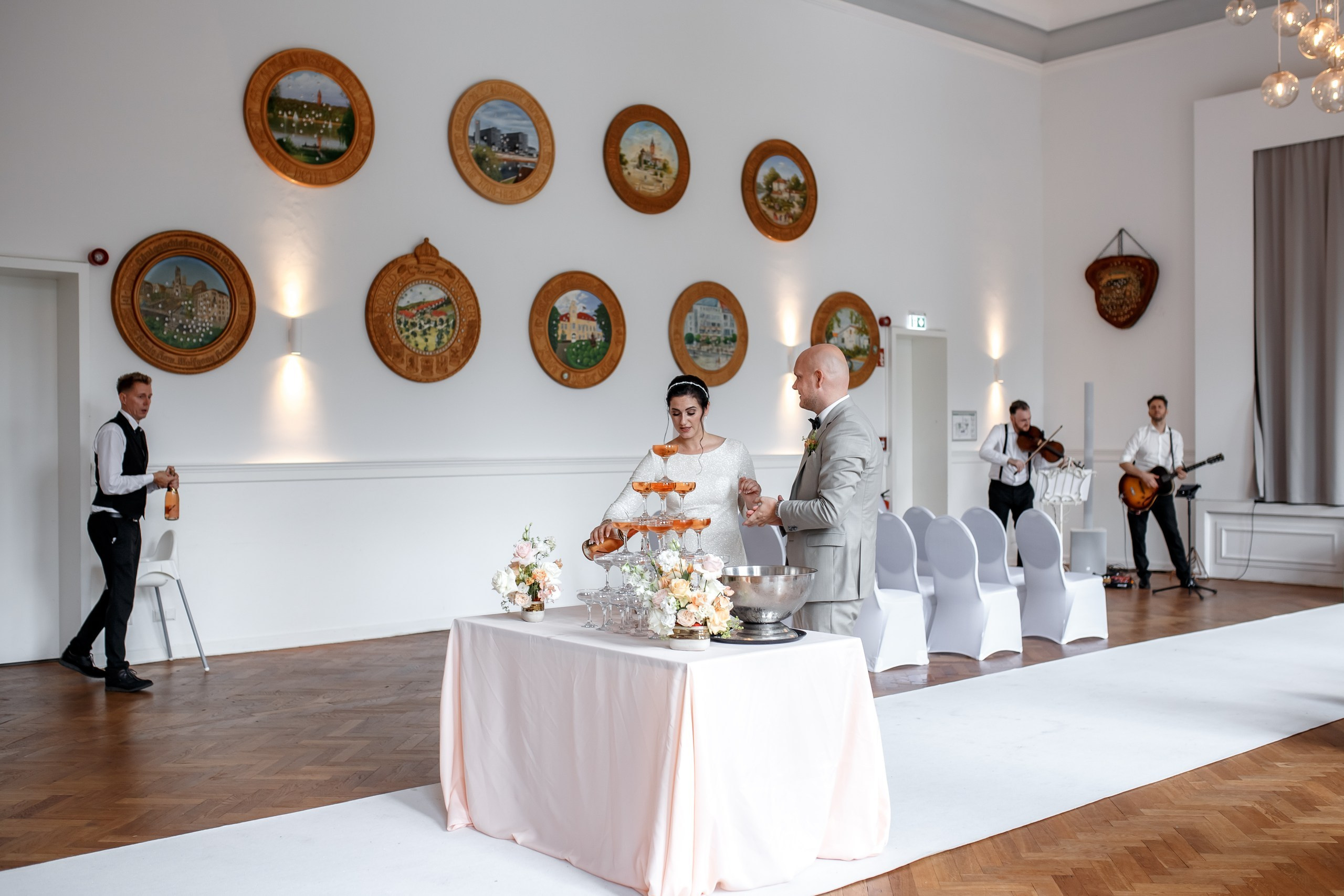 Yasmin und Mathias: Eine Traumhochzeit in der Villa Schützenhof. Hochzeitsfotografie in Berlin Nataliia Schütze