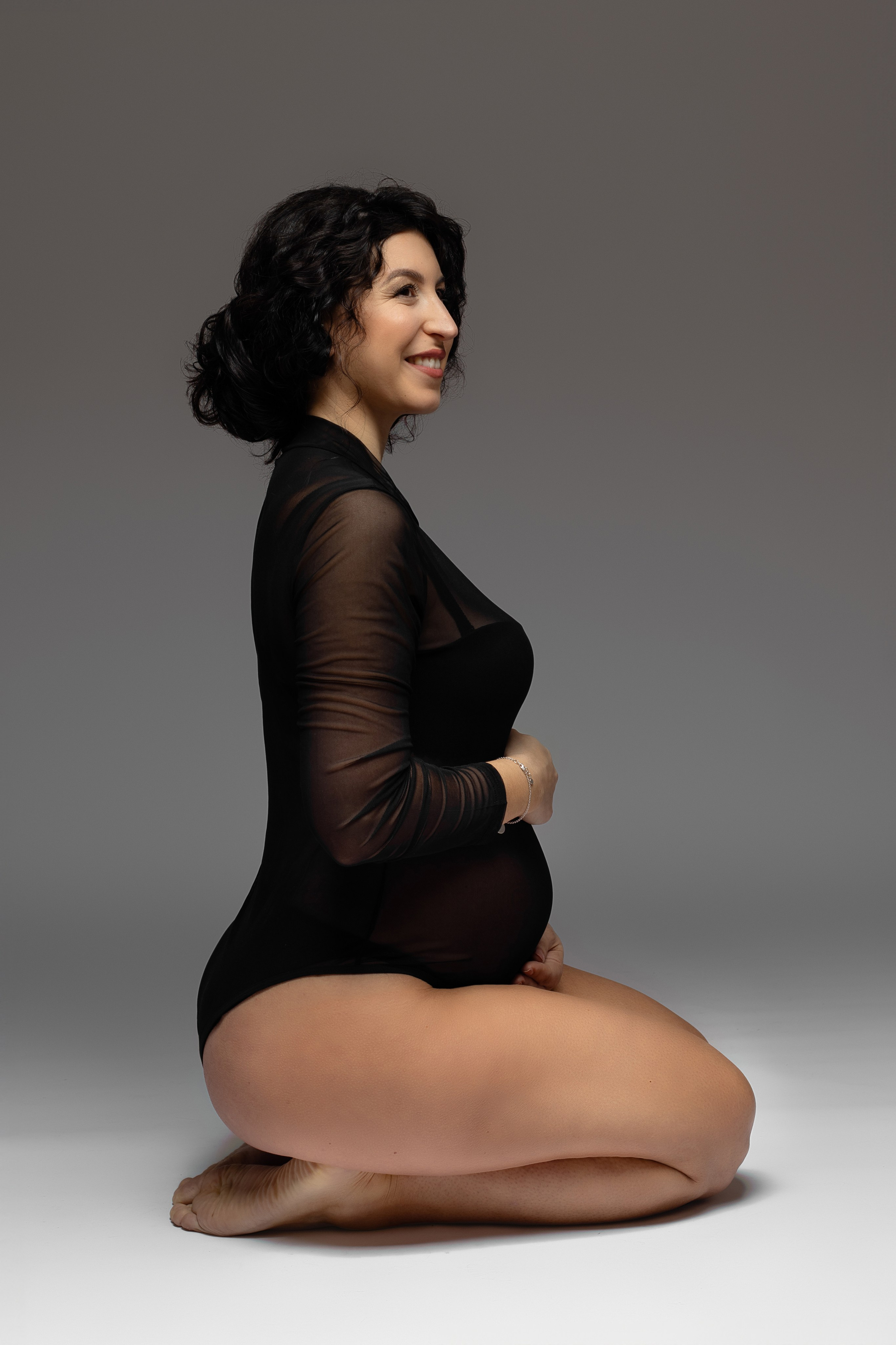 Babybauchshooting im Studio. Fotografin Heidenheim / Newborn, Babybauch & Familie - Nadine Schmalz