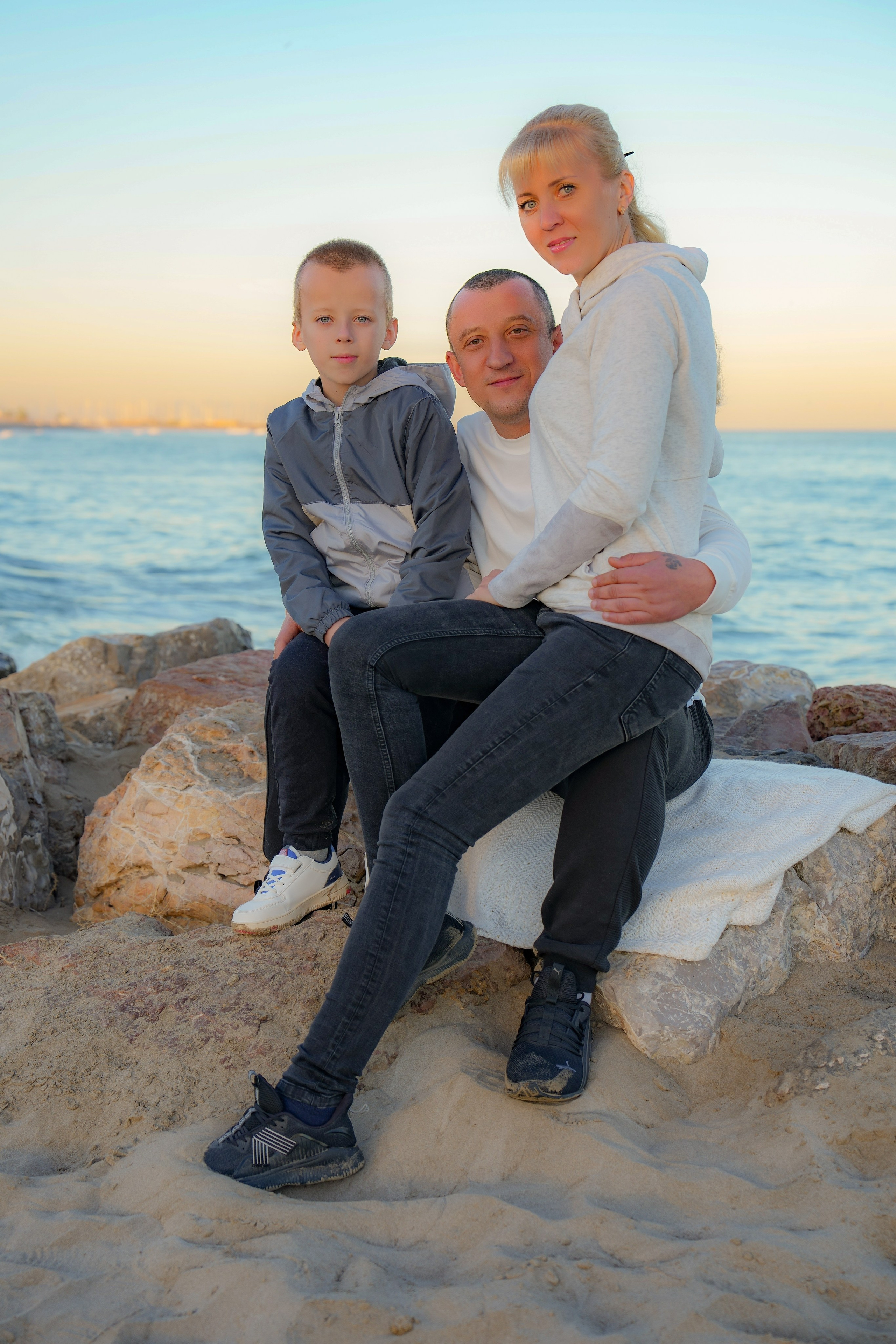 VIKA Y FAMILIA. Fotógrafa Olena Petryk. Realizo sesiones de fotos en Puerto de Sagunto