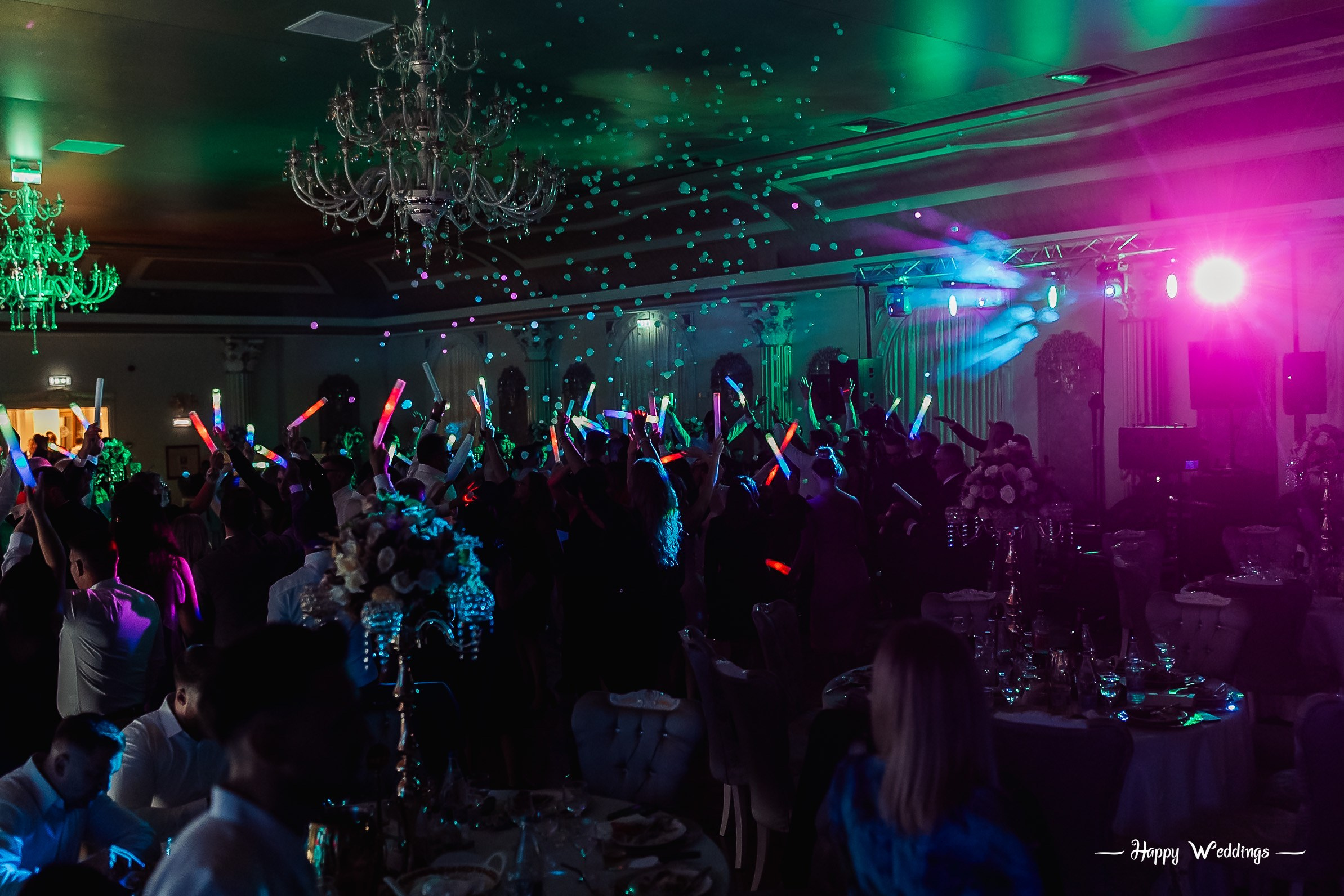 “Nunta lui Marius și Cristina # absolut LEGENDARĂ. Fotograf nuntă Bistrița | Fotograf botez & evenimente — Happy Weddings