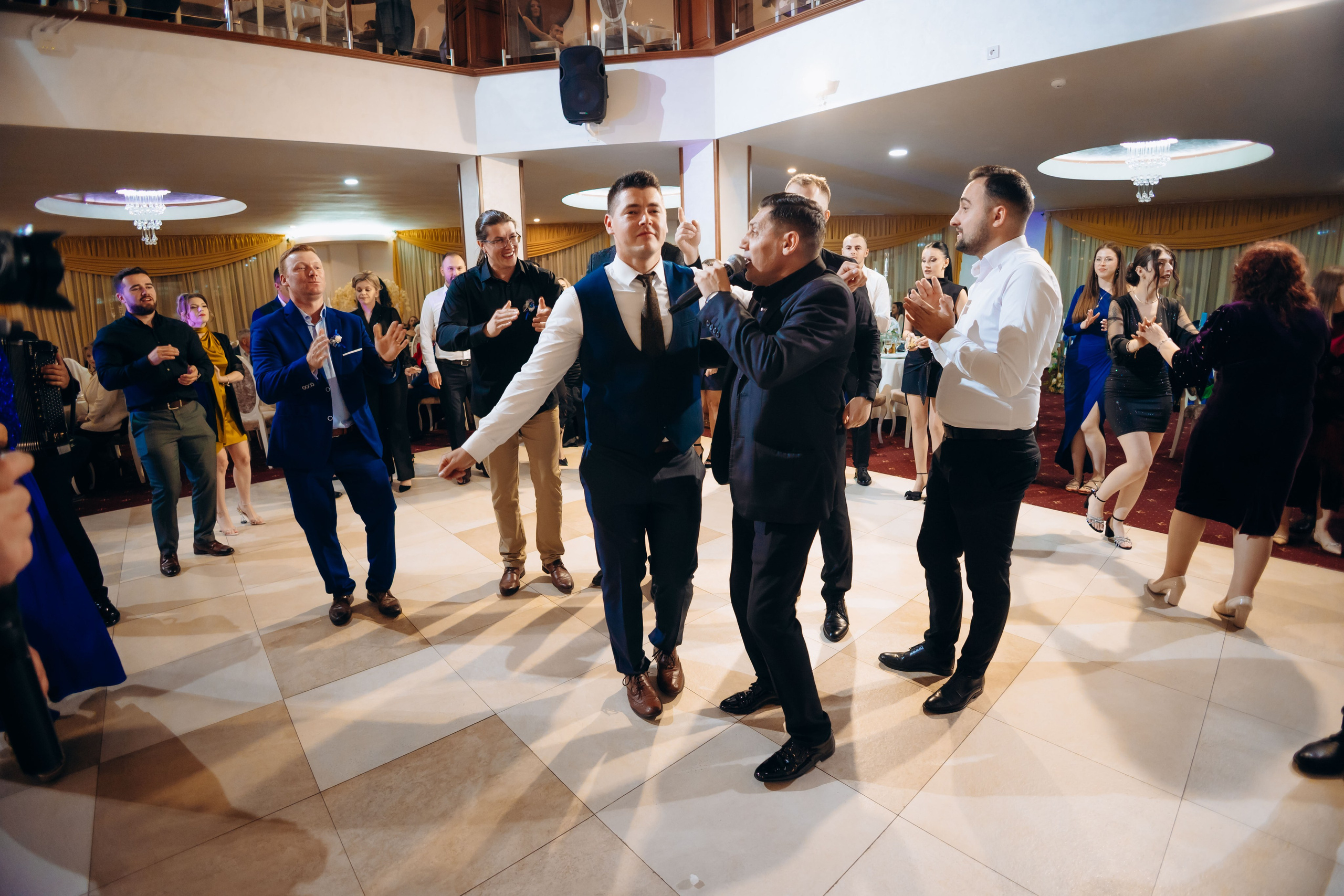 Loredana & Emilian – Ziua Nunții | Videografie - fotografie Botez Suceava, Iași, Botoșani. Servicii foto-video profesionale, pentru momente de neuitat