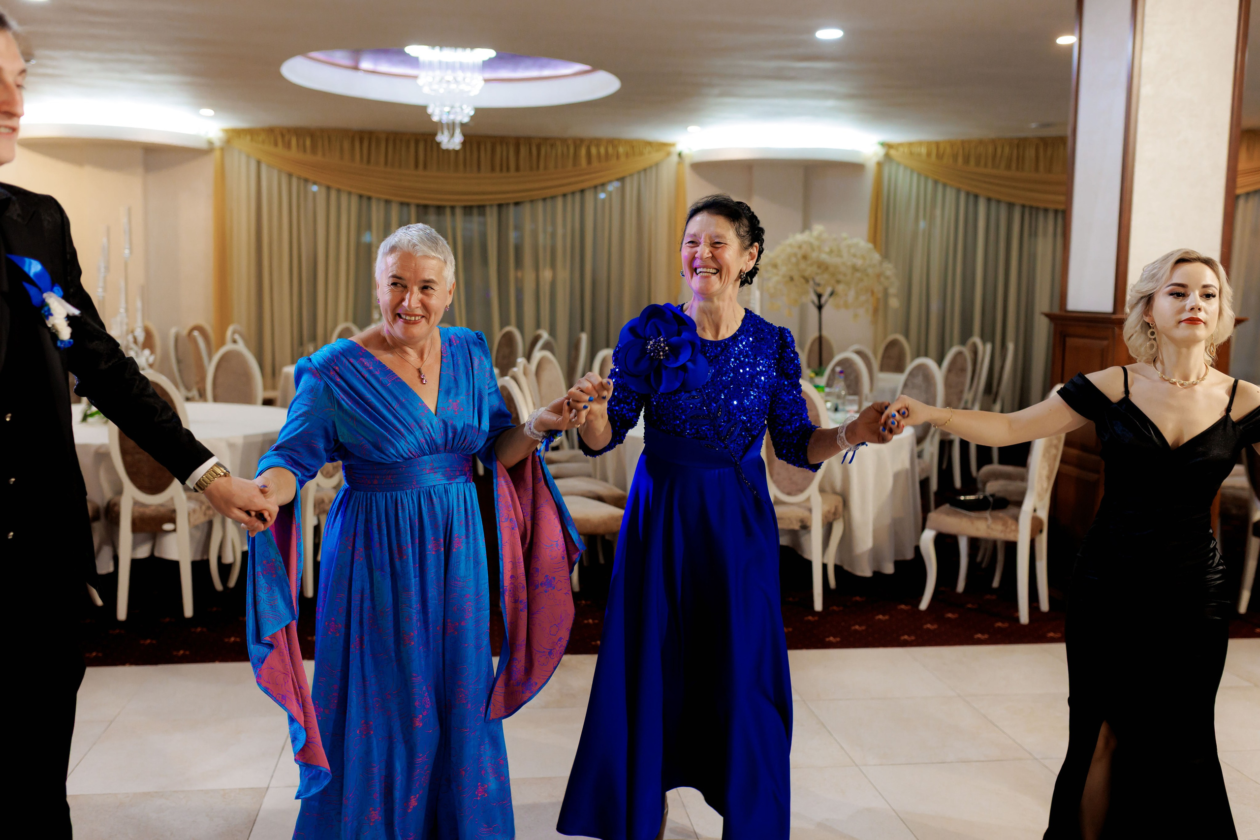 Loredana & Emilian – Ziua Nunții | Videografie - fotografie Botez Suceava, Iași, Botoșani. Servicii foto-video profesionale, pentru momente de neuitat