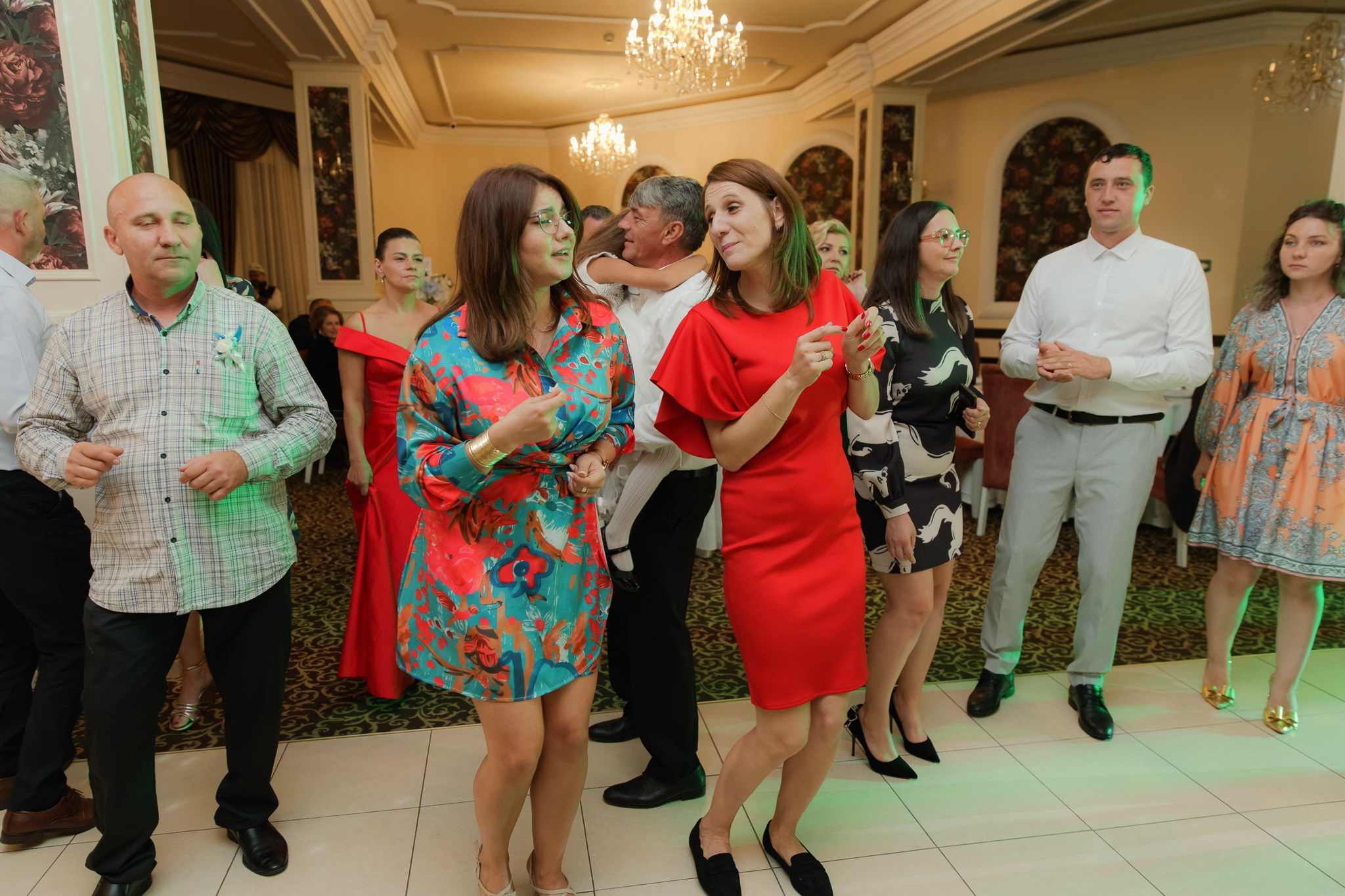 Mihai & Oana. Servicii foto-video profesionale, pentru momente de neuitat