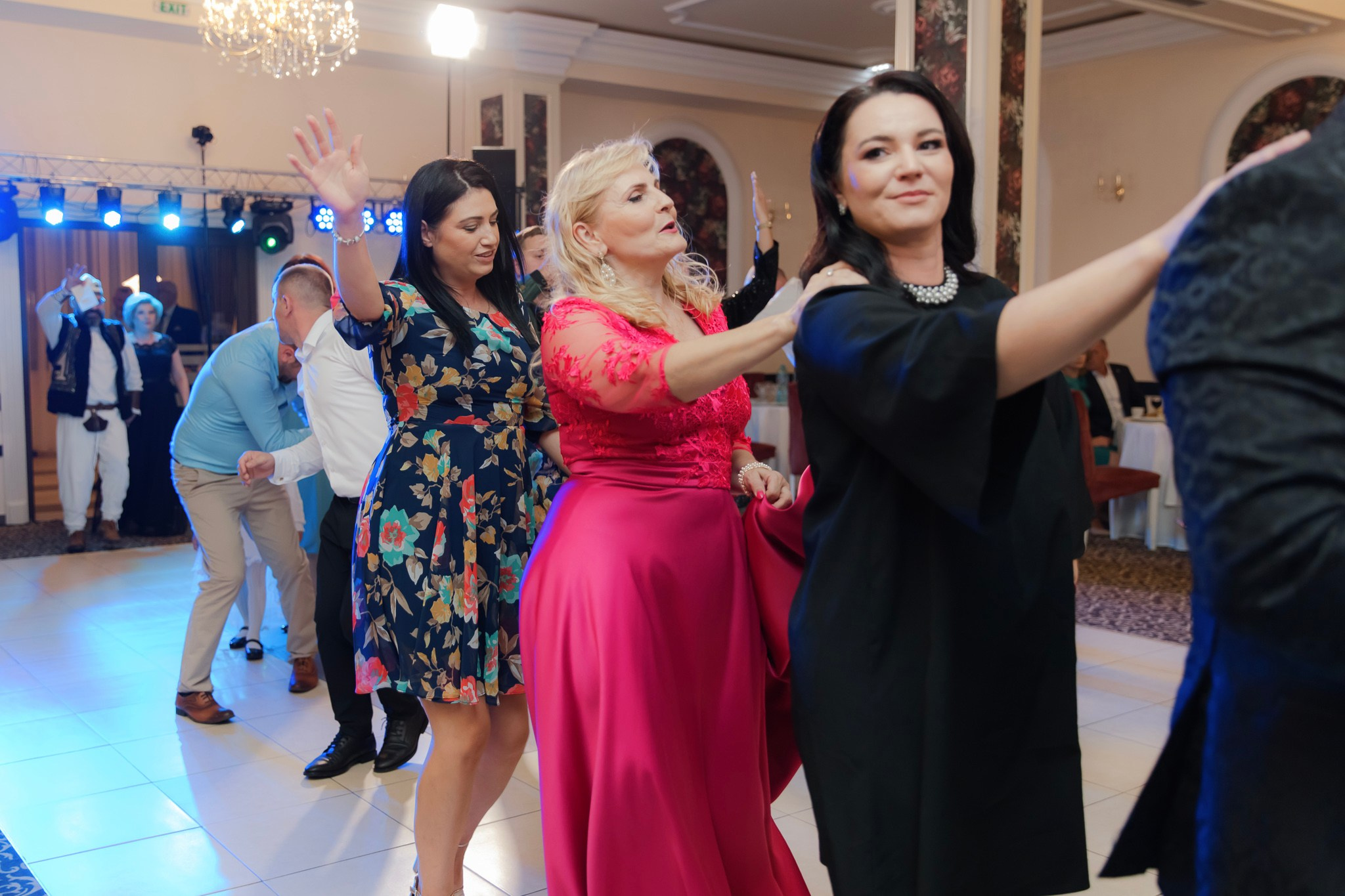 Mihai & Oana. Servicii foto-video profesionale, pentru momente de neuitat