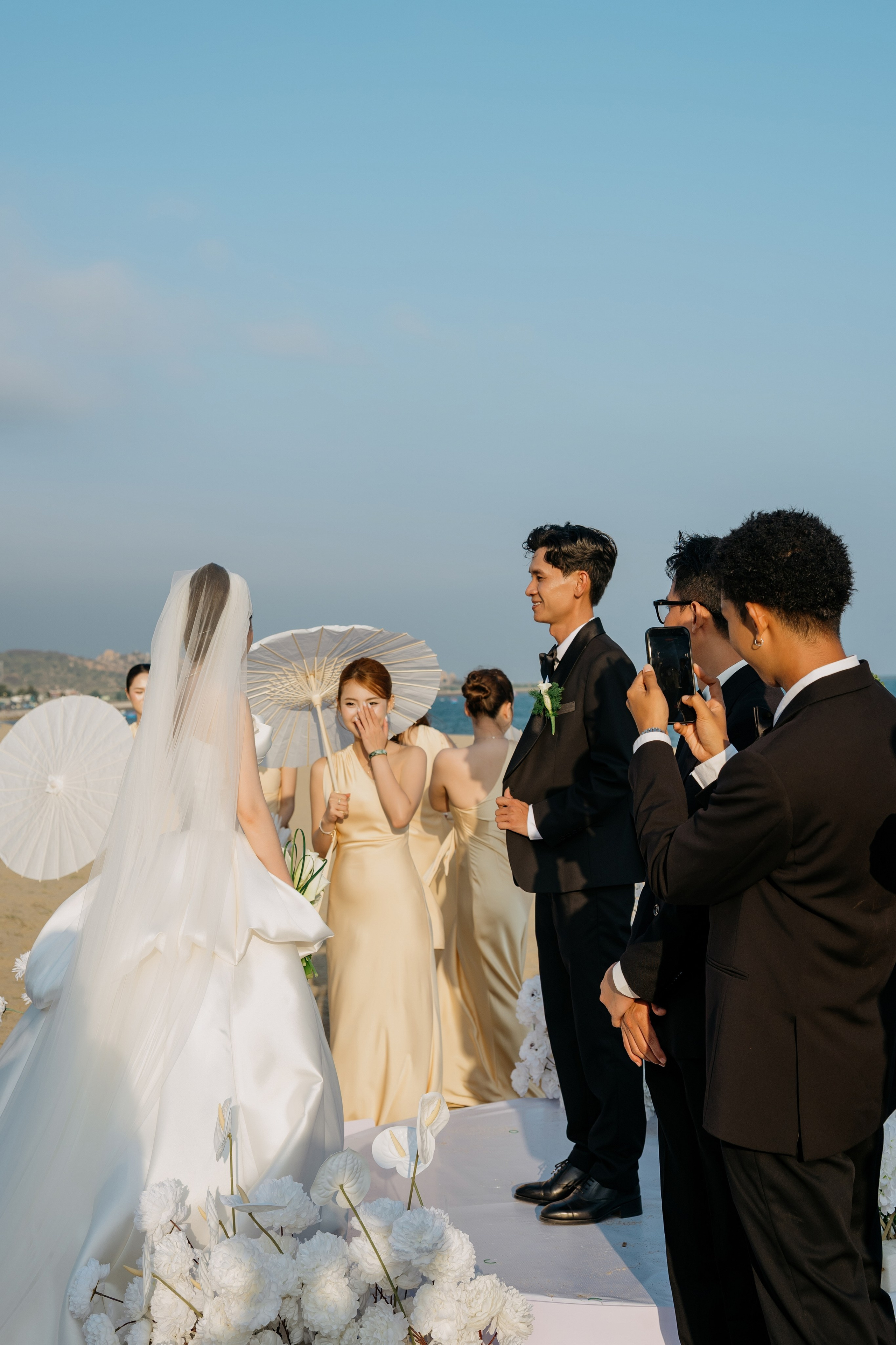DIEU & THINH/Destination Wedding. Nhiếp ảnh gia đám cưới hàng đầu tại Thành Phố Hồ Chí Minh