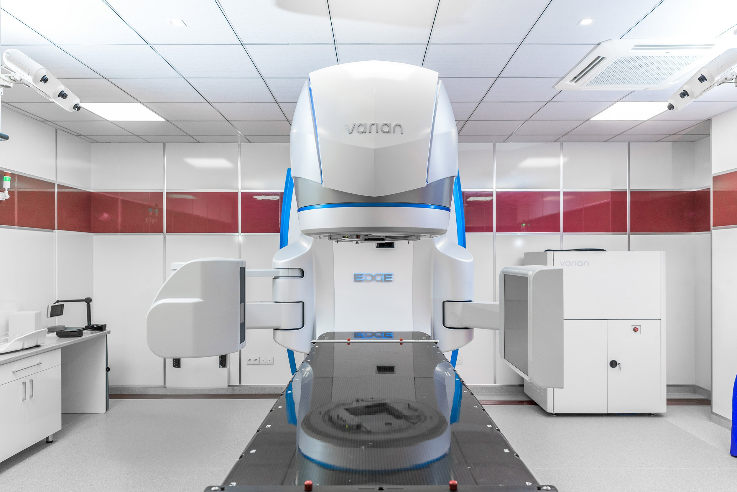 Erebuni Radiotherapy Center. Լուսանկարիչ քաղաք Երևանում