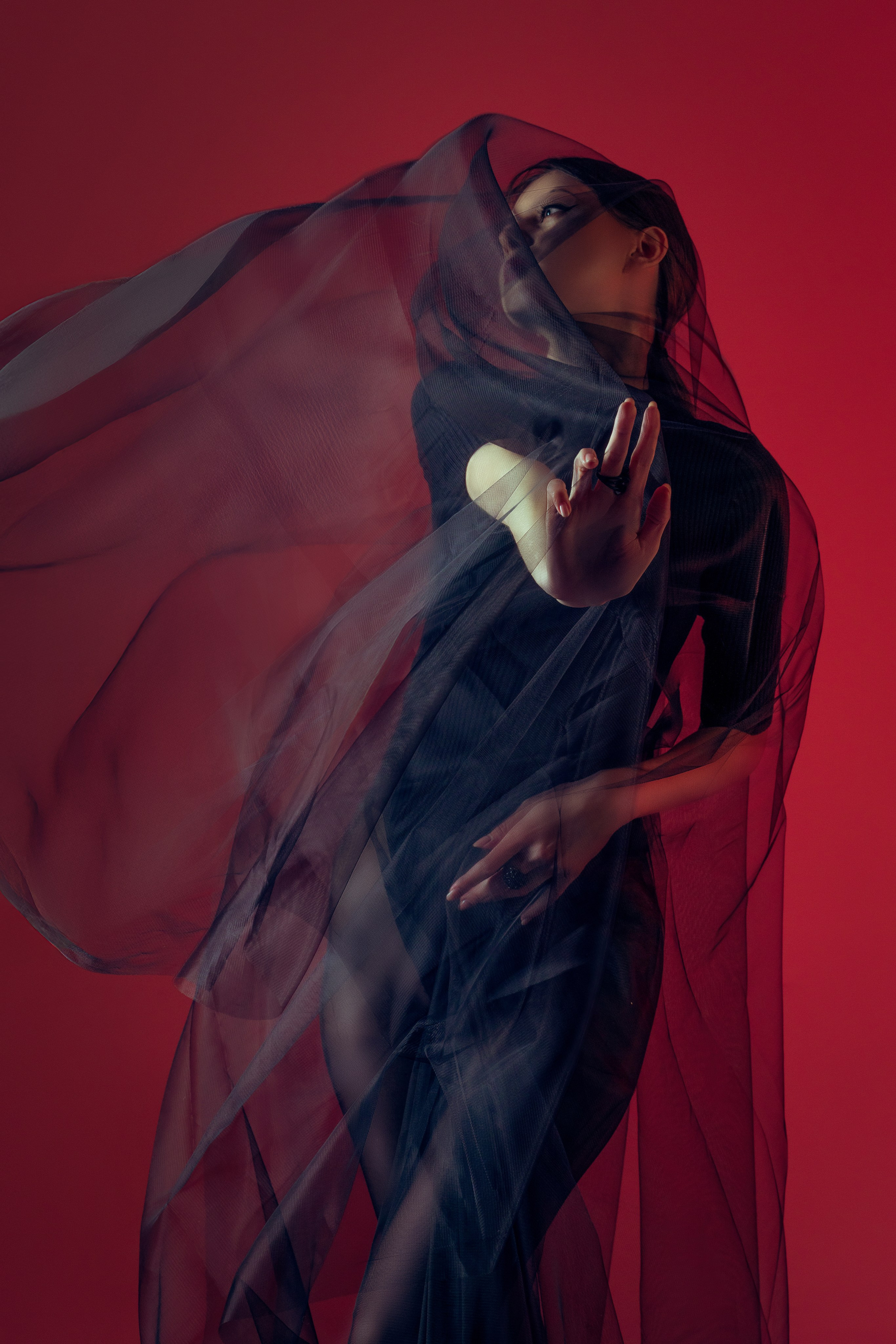 Red. Nifty photography — коммерческий и портретный фотограф в Ташкенте. Студийная и выездная съёмка