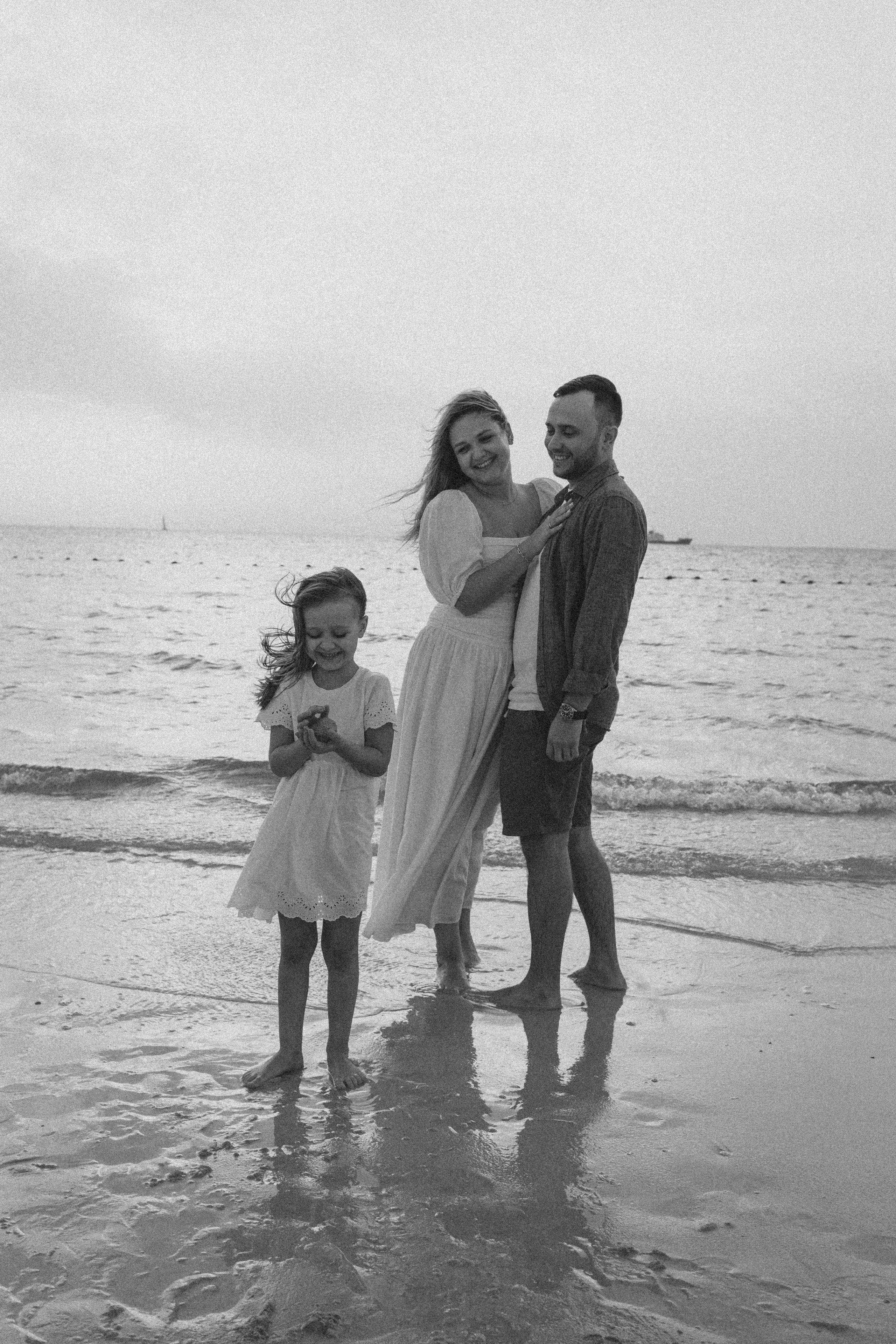 Golden hour family. Birth, Family, Newborn photographer in Dubai| Eliza Baitikova