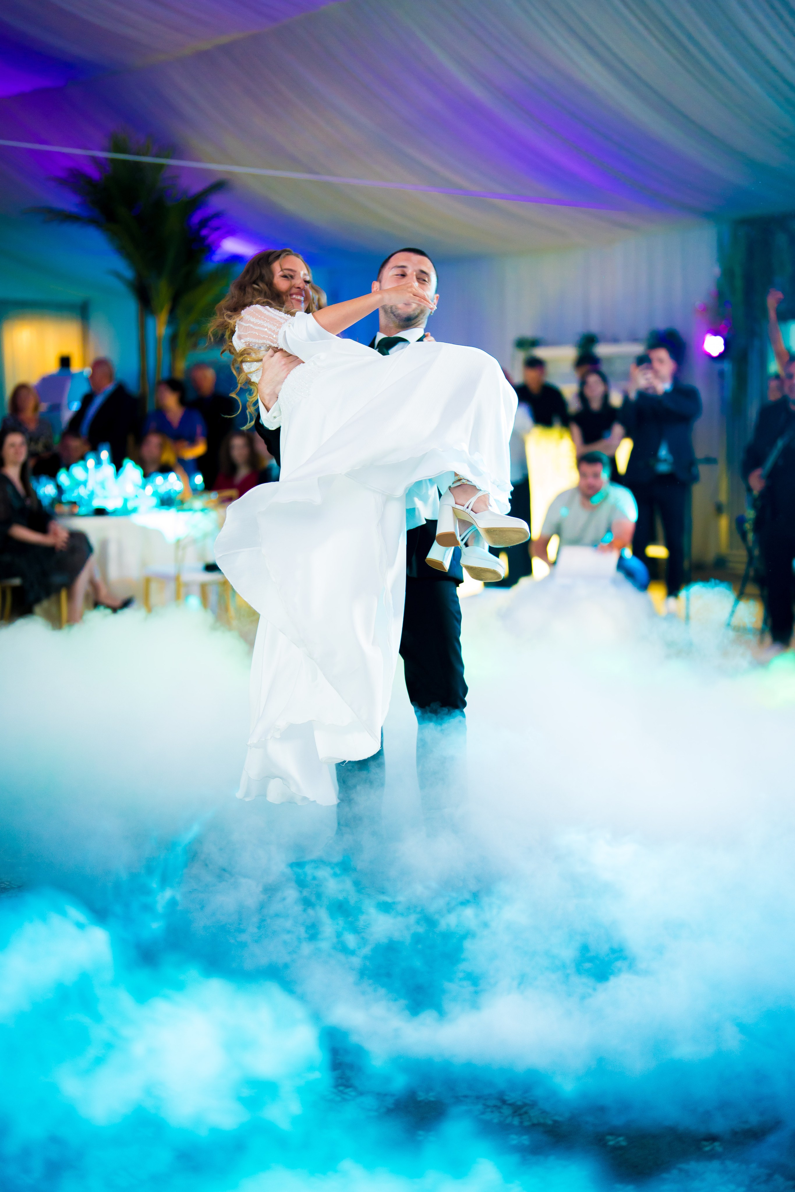 PARTY. Gabriel Florea — Fotograf nuntă București