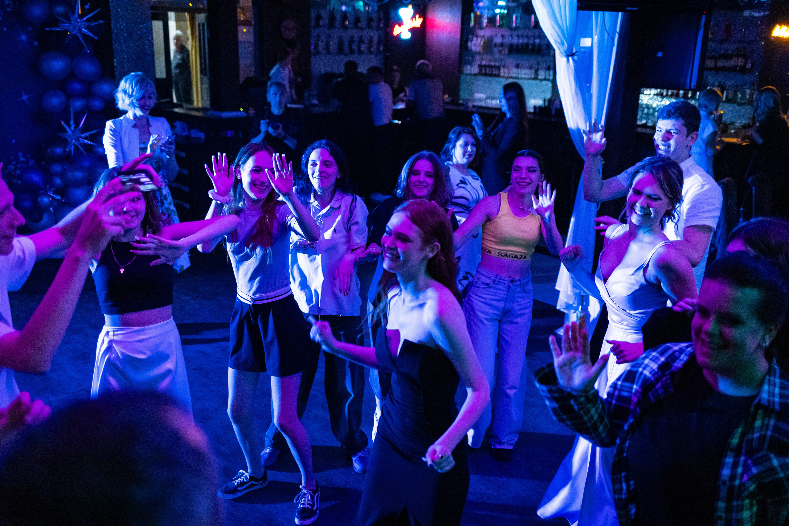 Пример фотосессии последний звонок и выпускной 11А, все в куче по очереди