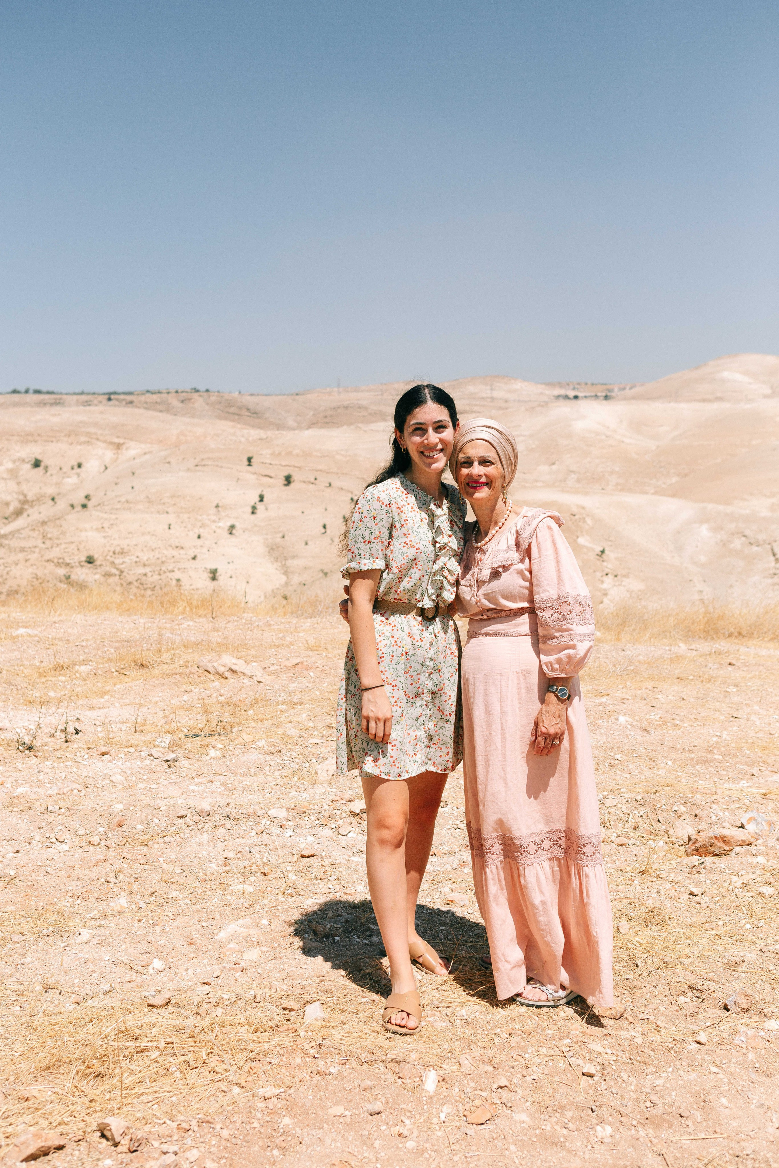 MAALE ADUMIM, HOME PHOTO SESSION + DESERT. Https://shi-photo.com/