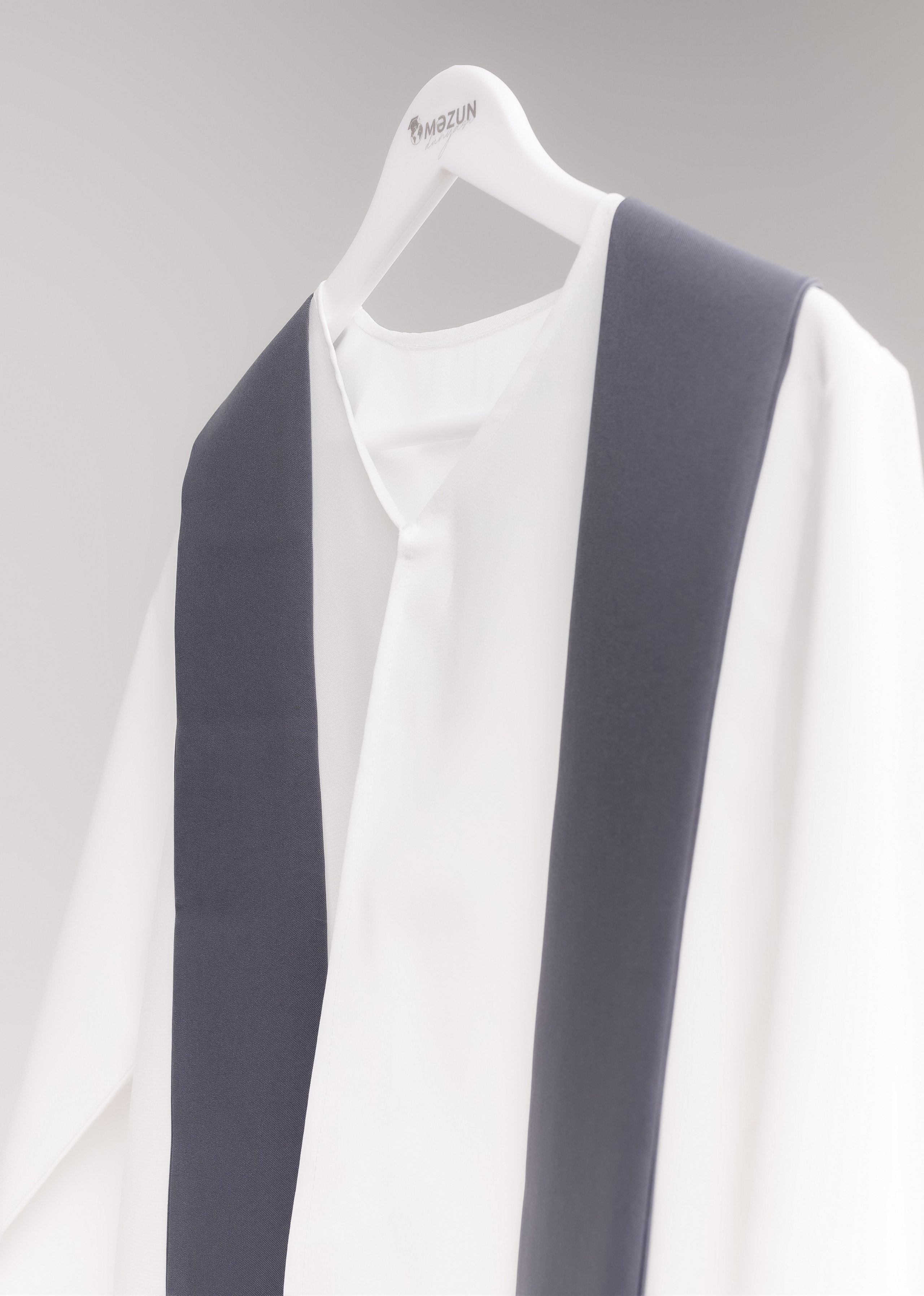 Premium mezun xalati, qara mezun geyimi, ag mezun libasi, qirmizi sarfli mezun paltari, mezun aksesuarlar, mezun papaqlari, mezun lentleri, mezun hediyyeleri, mezun fotosessiya geyimleri, mezun cekilisi ucun geyimler, mezun tedbirleri ucun aksesuarlar, mezun geyimlerinin icare ve satisi, premium mezun libaslari, mezun geyimleri online sifaris, mezun geyimleri Bakida, mezun geyimleri qiymetleri, mezun geyimleri modelleri, Mezun cekilisi, mezun fotosessiyasi, mezun cekilisi ucun geyimler, mezun mantiyasi cekilisi, mezun fotosessiya ideyalari, mezun gunu fotosessiya, mezun xatireleri, mezun papaqlari ile fotosessiya, mezun lentleri ile cekilis, ferdi mezun fotosessiyasi, qrup mezun cekilisi, mezun fotosessiya mekani, mezun ucun ideal cekilis fonlari, mezun fotosessiya aksesuarlari, mezun albomu sekilleri, mezun cekilisi poza ideyalari, universitet mezun fotosessiyasi, kollektiv mezun fotosessiyasi, mezun xalatlari ile cekilis, mezun mantiyasi fotosessiyasi, mezun geyimleri ile professional cekilis, mezun tebrik fotosessiyasi, en yeni mezun cekilis trendləri, mezun fotosessiya xidmetleri, premium mezun cekilisi, mezun cekilisi ucun dekorlar, mezun fotosessiyasi aksesuarlar, mezun gunu en gozel fotolar, mezun cekilisi fotostudiya, bakida mezun fotosessiyasi, xaricde mezun cekilisi, mezun gunune ozel cekilis,Məzun mantiyaları, eksklüziv məzun geyimləri, ağ və qara məzun libasları, məzun üçün xüsusi şarf modelləri, məzun papağı və aksesuarları, fərdi dizayn məzun geyimləri, məzun tədbiri üçün ən yaxşı seçimlər, məzun fotosessiyası üçün ideal libaslar, məzun mərasimi geyimləri, keyfiyyətli məzun mantiyası, rahat və şık məzun geyimləri, məzun üçün lent və tac modelləri, məzun simvolik medalları, icarəyə verilən məzun libasları, məzun geyimlərinin sərfəli qiymətləri, onlayn məzun geyimi sifarişi, məzun paltarı mağazası, dəbli məzun geyimləri, premium məzun mantiyalarının satışı, universitet məzunları üçün mantiyalar, kollektiv məzun geyimləri, məktəb məzunları üçün geyimlər, diplom mərasimi üçün geyimlər, fərqli rəngdə məzun libasları, ən yeni məzun geyimləri, rahat və premium məzun geyimi seçimləri, Bakıda məzun geyimi mağazası, məzun üçün ən yaxşı libaslar, məzun dünyası, mezun dunyasi, mezun geyimleri