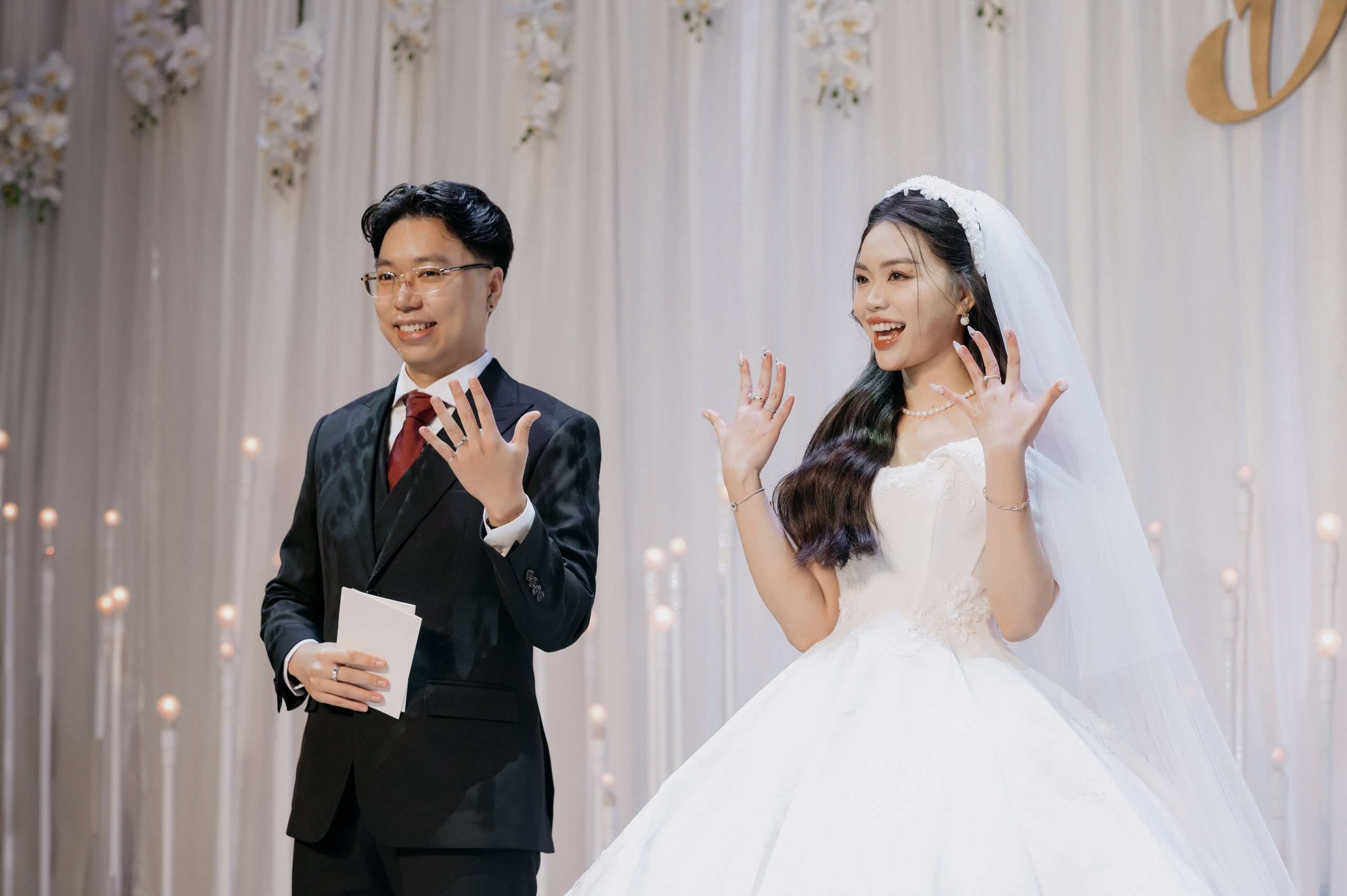DAT & TU / Wedding Party. Saigon Wedding Present | Art Beyond Moments