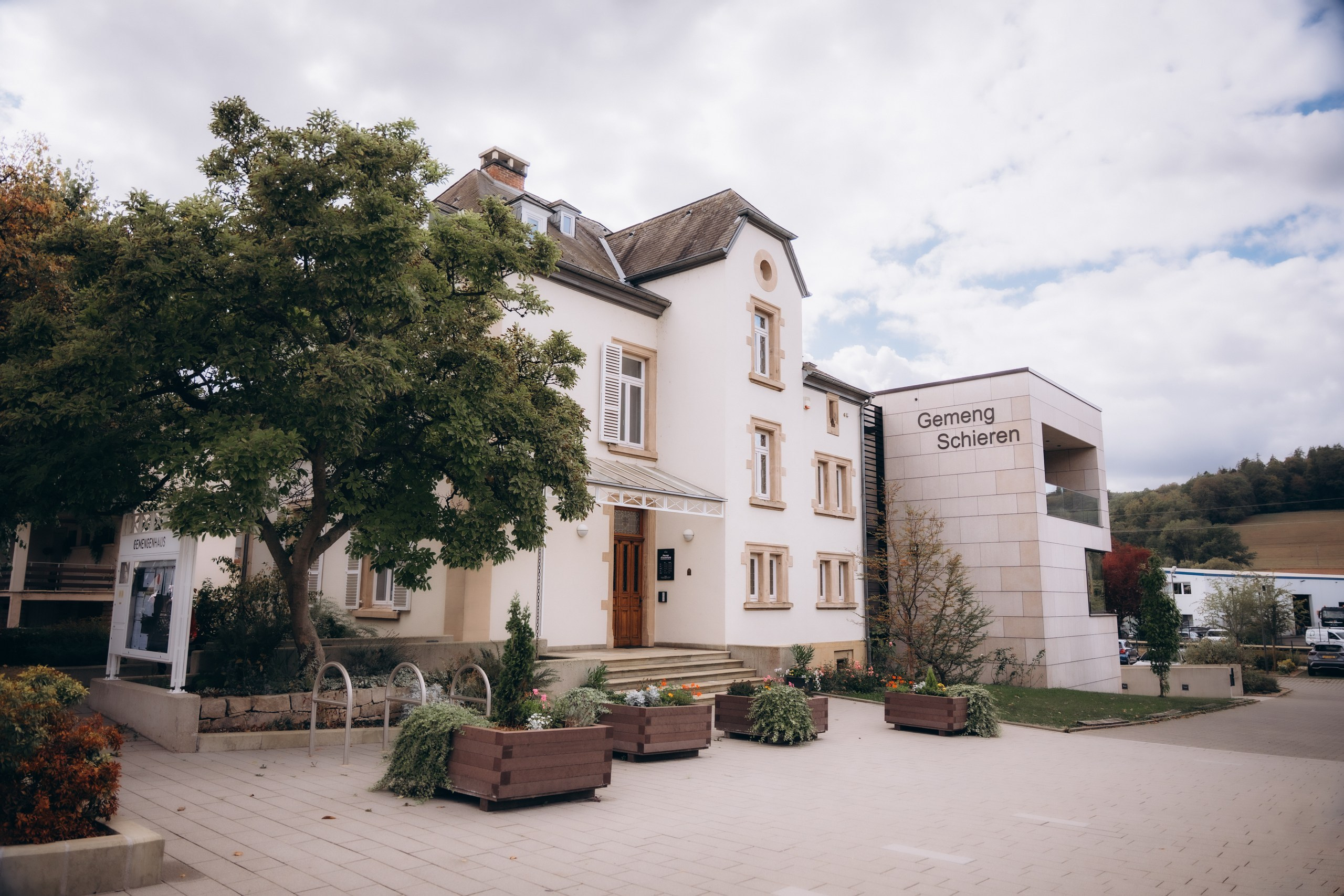 Natalia and Robert | Luxembourg Schieren. Photographer Elena Seewald