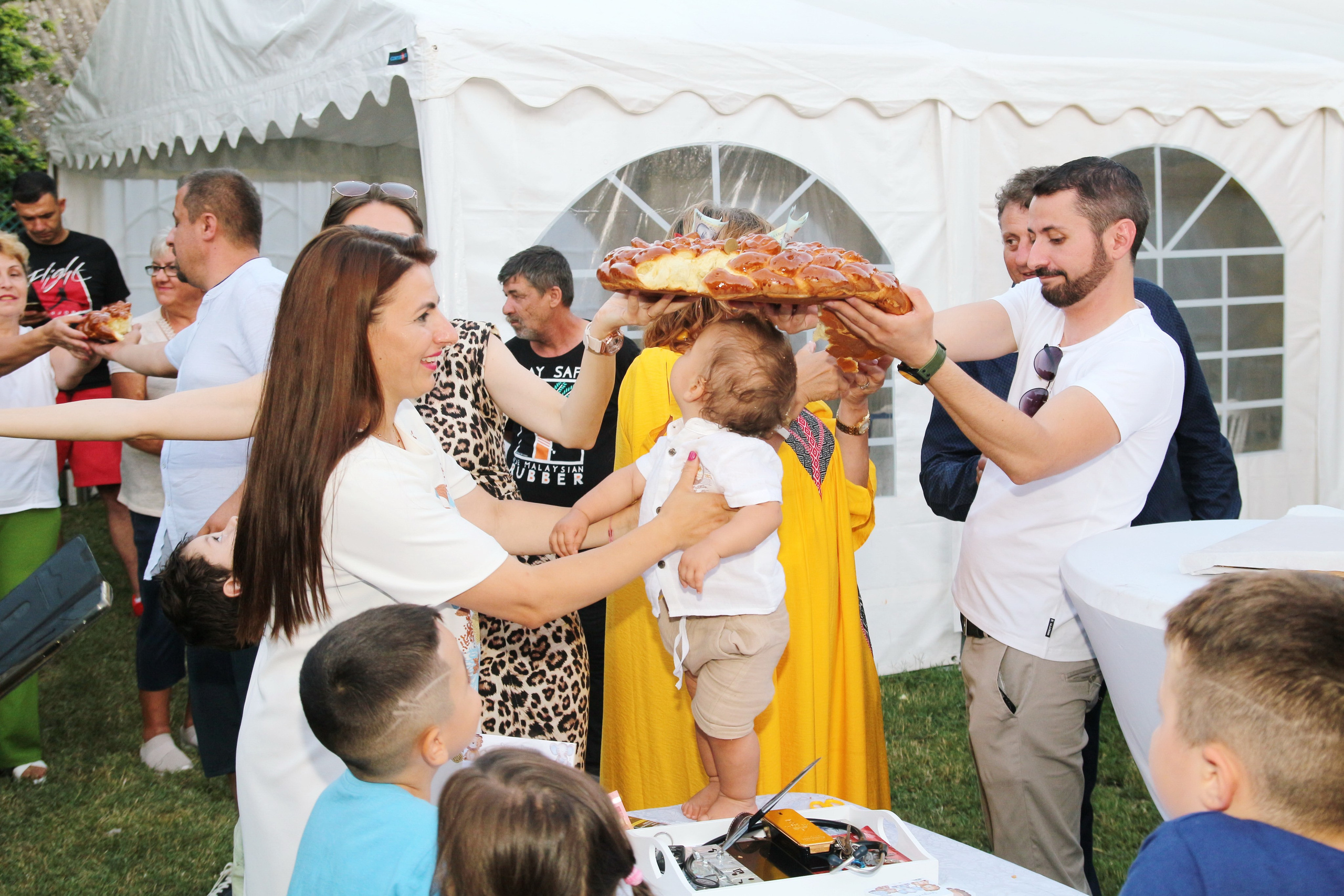 BYZO MEDIA. PETRU BYZO - family and children photographer in ROMANIA