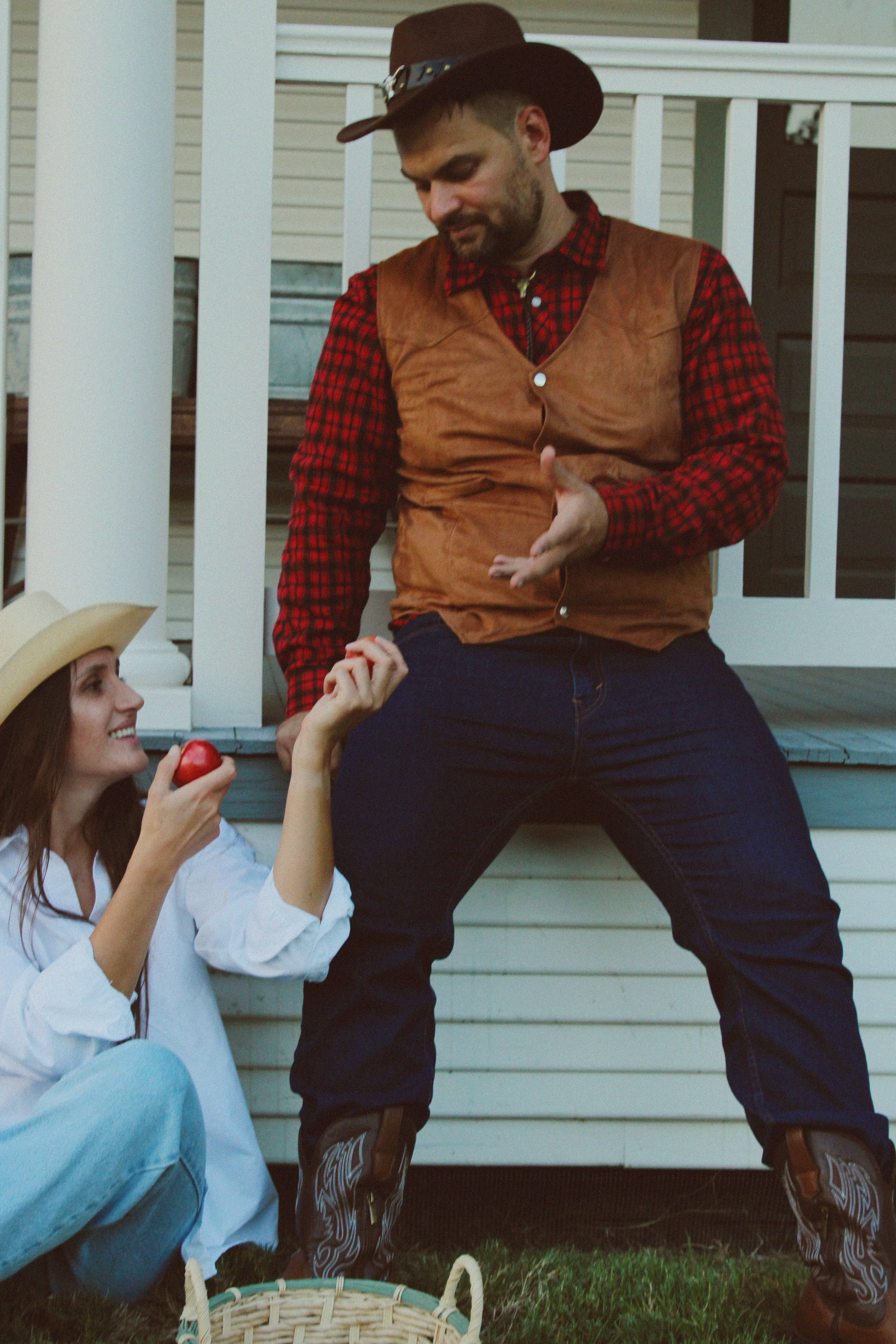 Texas Countryside Family Photoshoot in Cowboy Style. Lana Petrychenko — Portrait & Family Photographer. Valencia, Spain