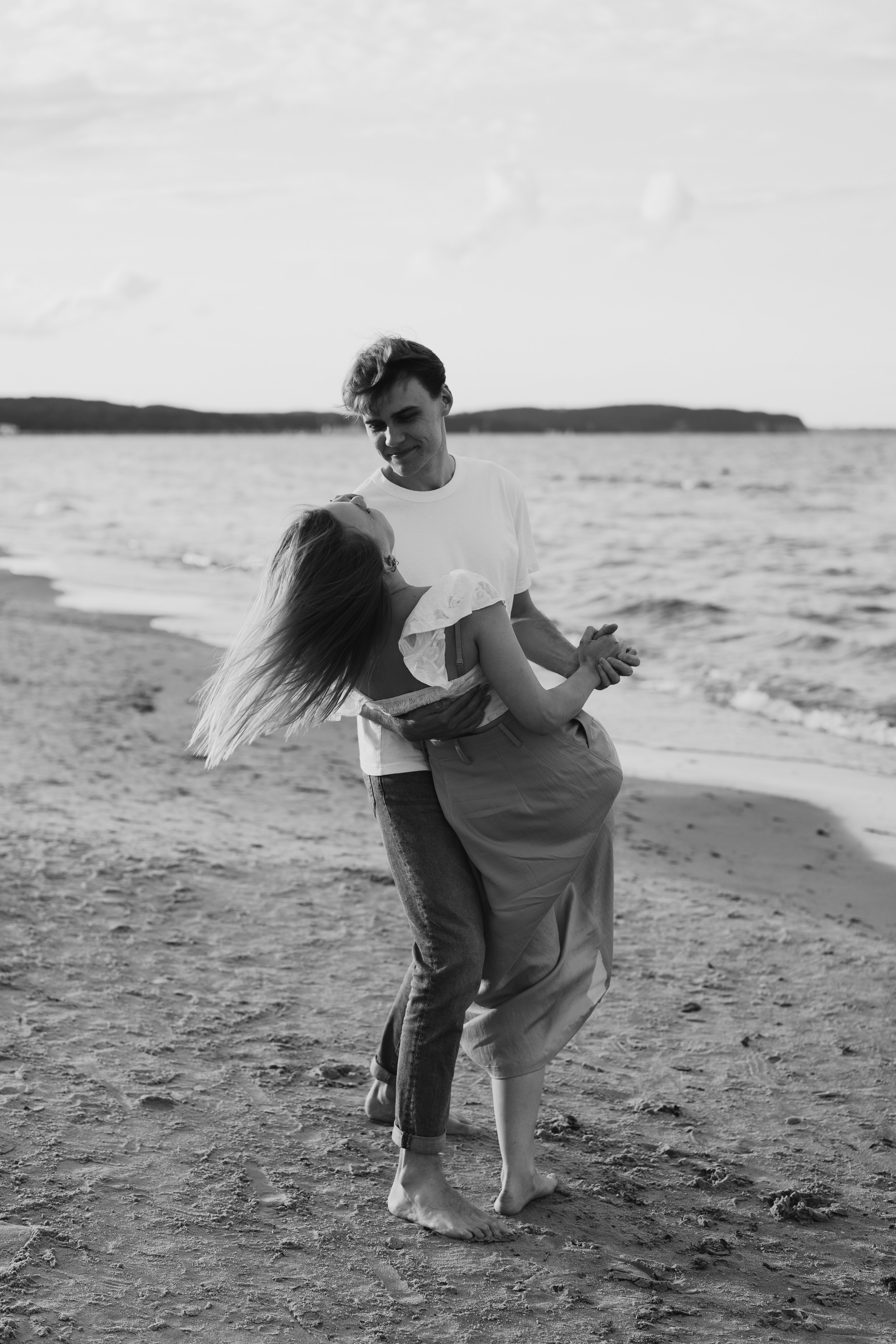 Gracjana i Damian, sesja narzeczeńska nad morzem. Fotograf ślubny & lifestyle Gdańsk, Karolina Baczewska