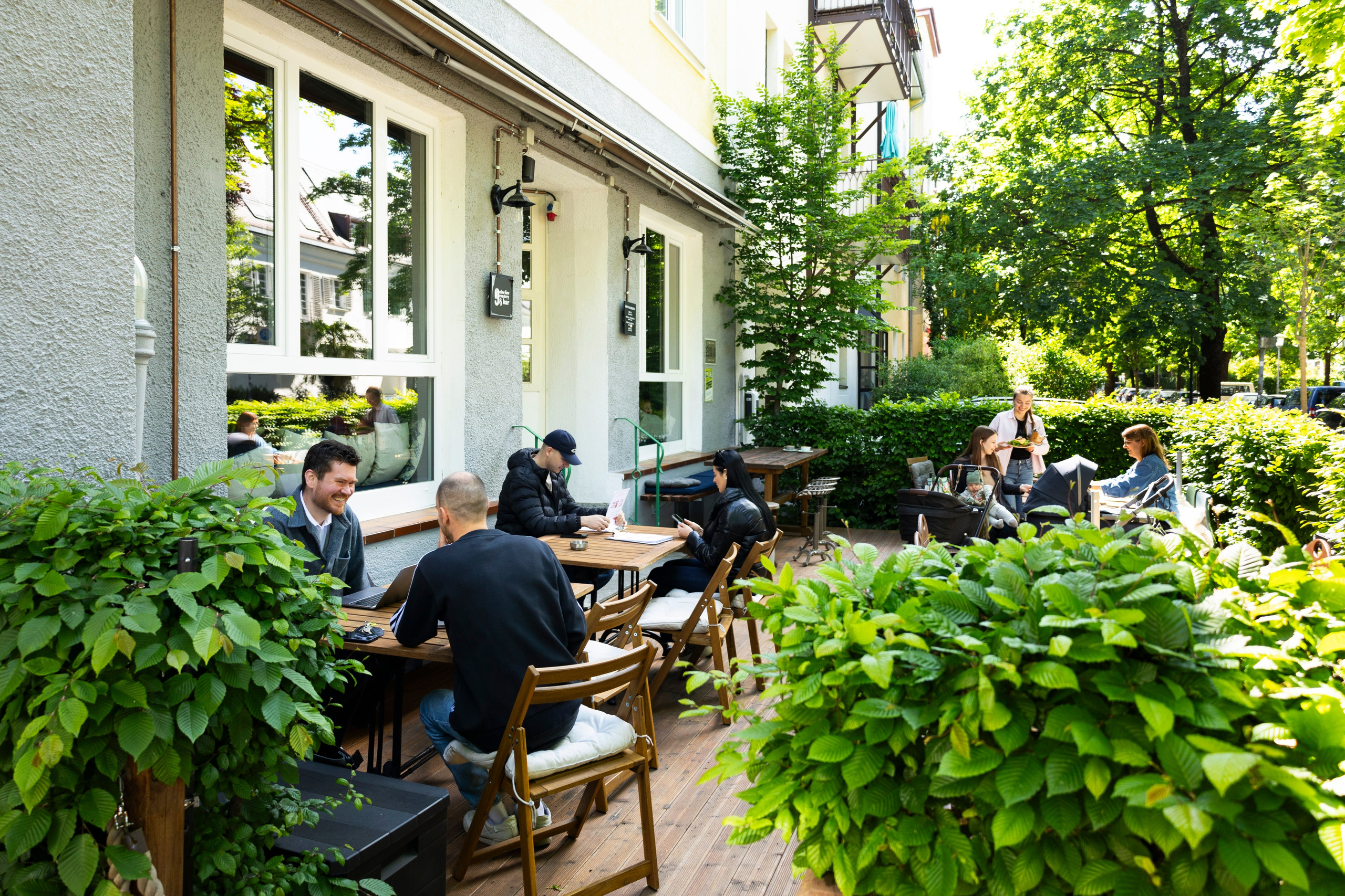 Cafe. Photographer in Munich