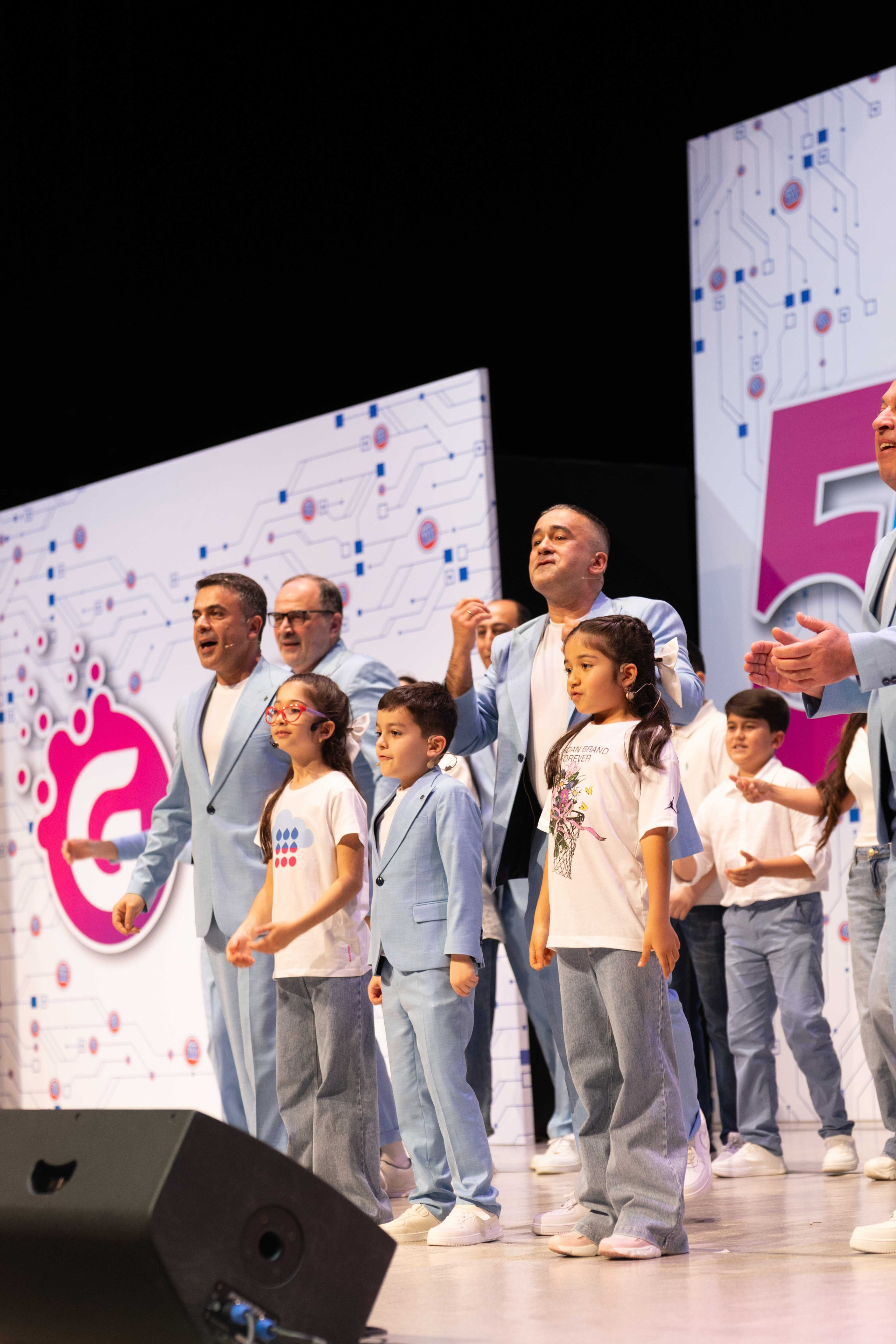 PLANET PARNI IZ BAKU. Wedding&Event photographer Ismail Rzayev in Baku