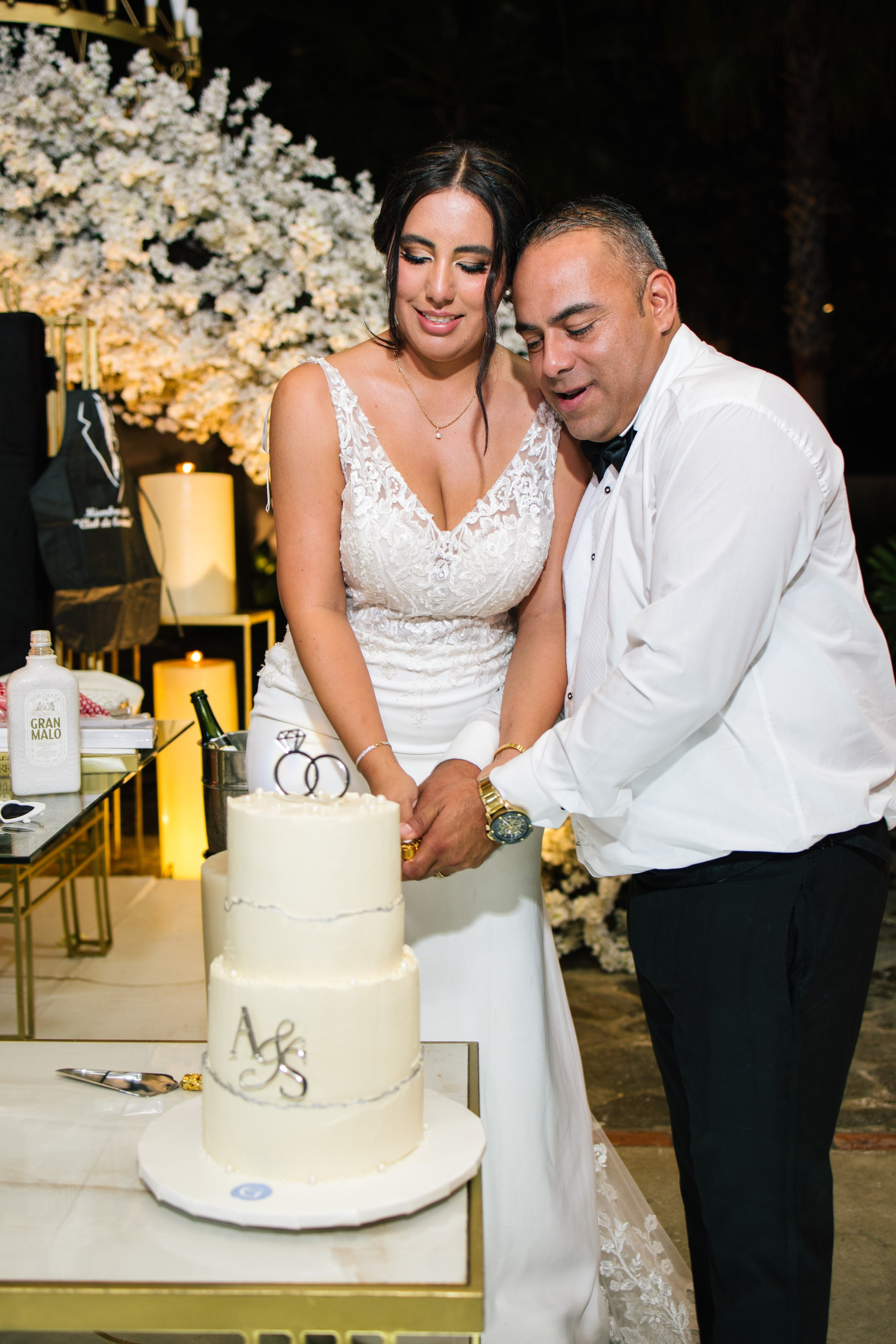 Alejandra y Salvador. Principal